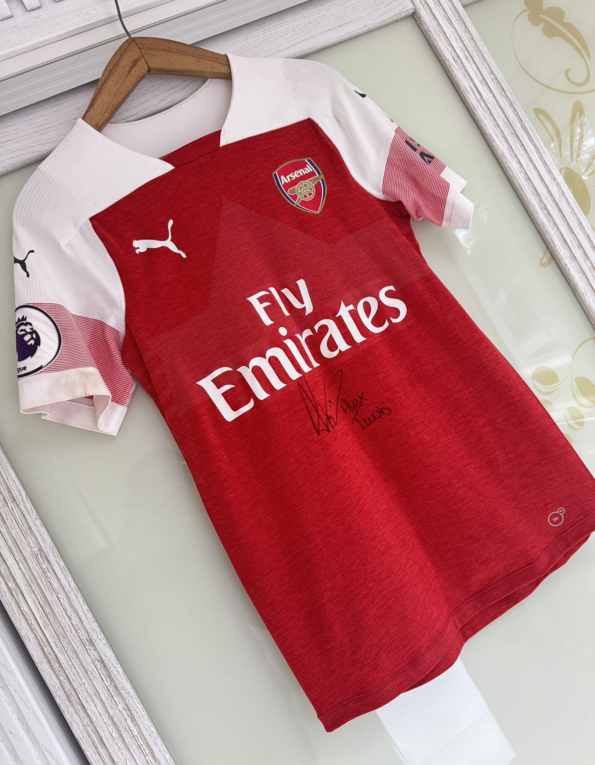 Puma Iwobi Arsenal 2018-2019 Signed Match Worn Home Soccer Jersey Size US L / EU 52-54 / 3 - 4 Thumbnail