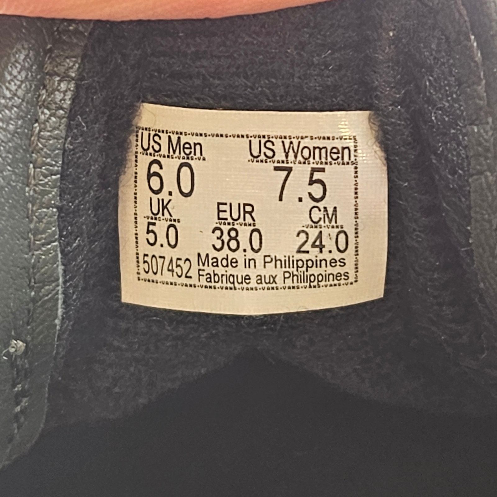 Vans VANS MEN'S 6 WOMEN'S 7.5 UNISEX REISSUE 44 AUTHENTIC JACQUAR Size US 6 / EU 39 - 6 Thumbnail