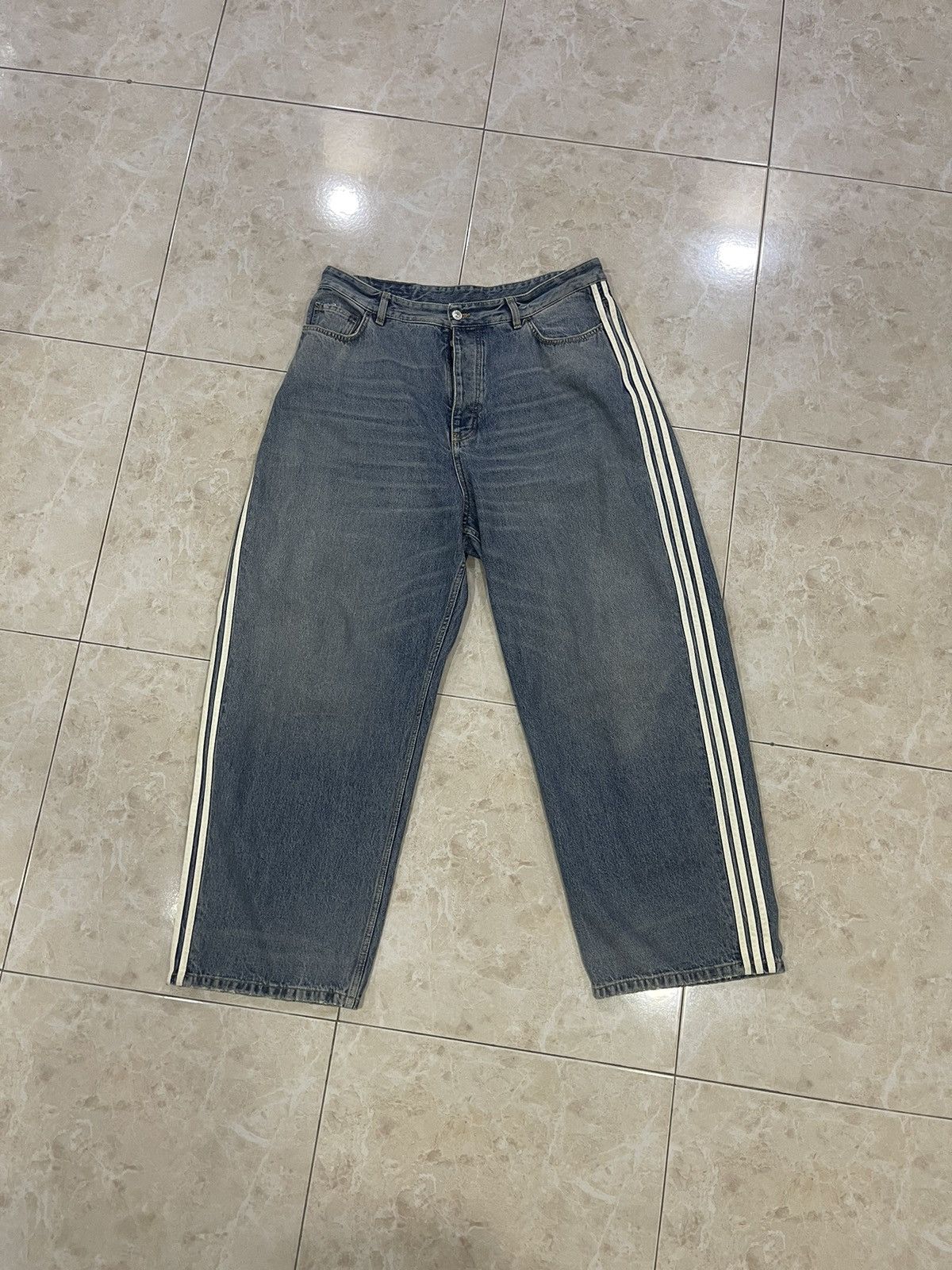 Adidas × Balenciaga Balenciaga x Adidas Oversized Jeans Size US 35 - 1 Thumbnail