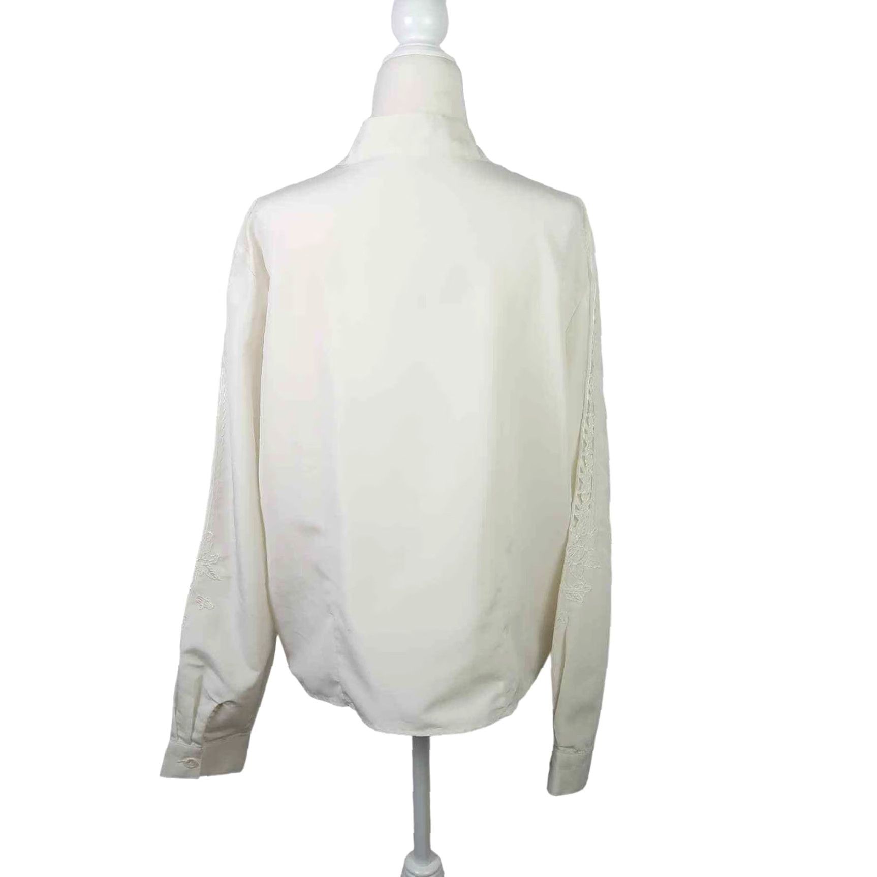 Vintage VINTAGE 90s cream floral embroidered button down blouse XL Women Long Sleeve Spring Fall Casual Womens Size XL / US 12-14 / IT 48-50 - 5 Thumbnail