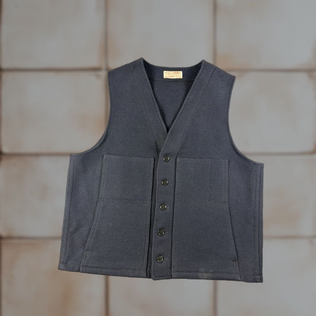 Filson VINTAGE Filson Vest Mackinaw Wool Dark Blue 46-48 USA Hunting 90s Mens Wool Knit Solid Pockets Jacket/Coat Length Mid-Length Outdoor Workwear Size US M / EU 48-50 / 2 - 1 Thumbnail