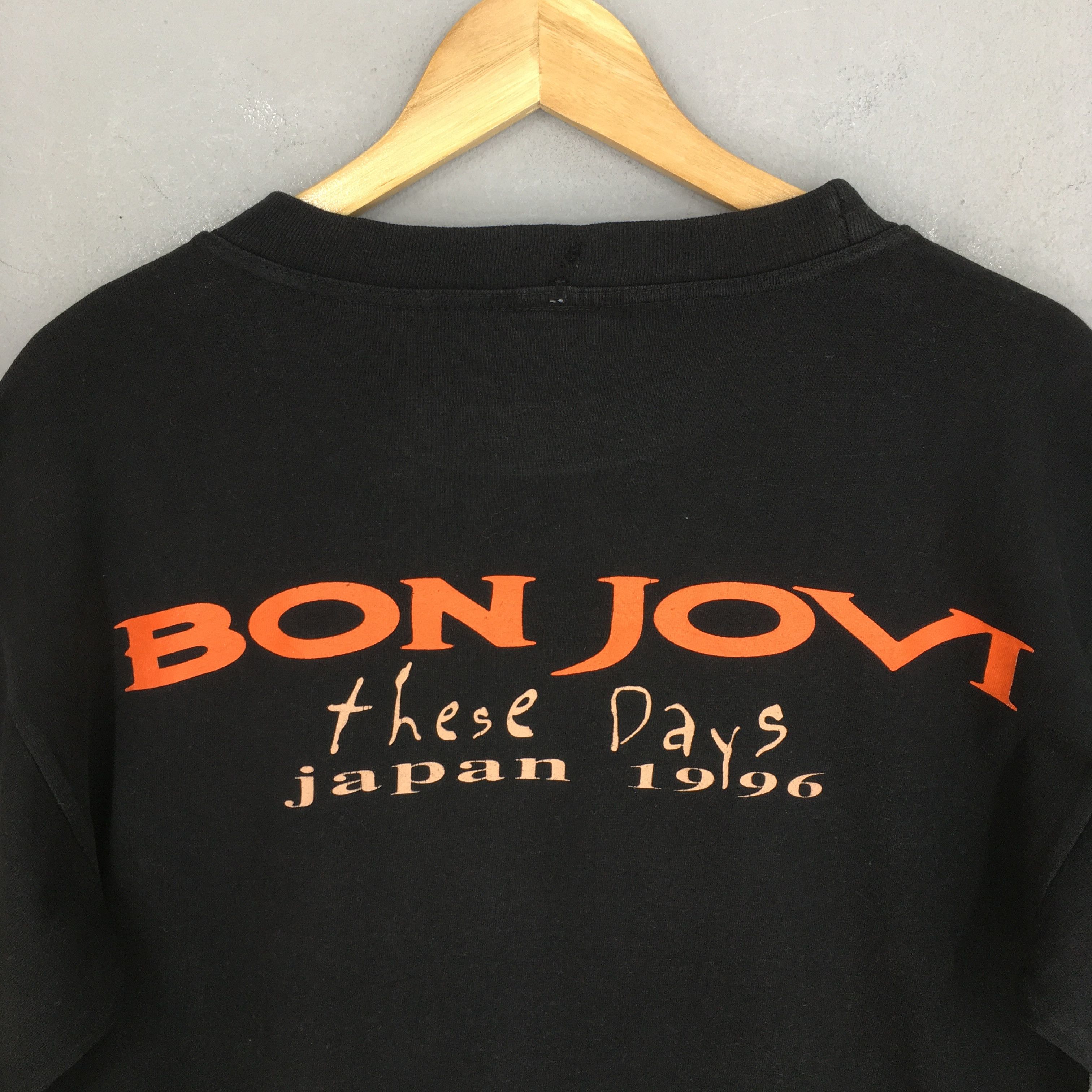 Band Tees × Bon Jovi × Vintage Vintage Bon Jovi These Days Yokohama Japan Concert Tshirt Size US M / EU 48-50 / 2 - 7 Thumbnail