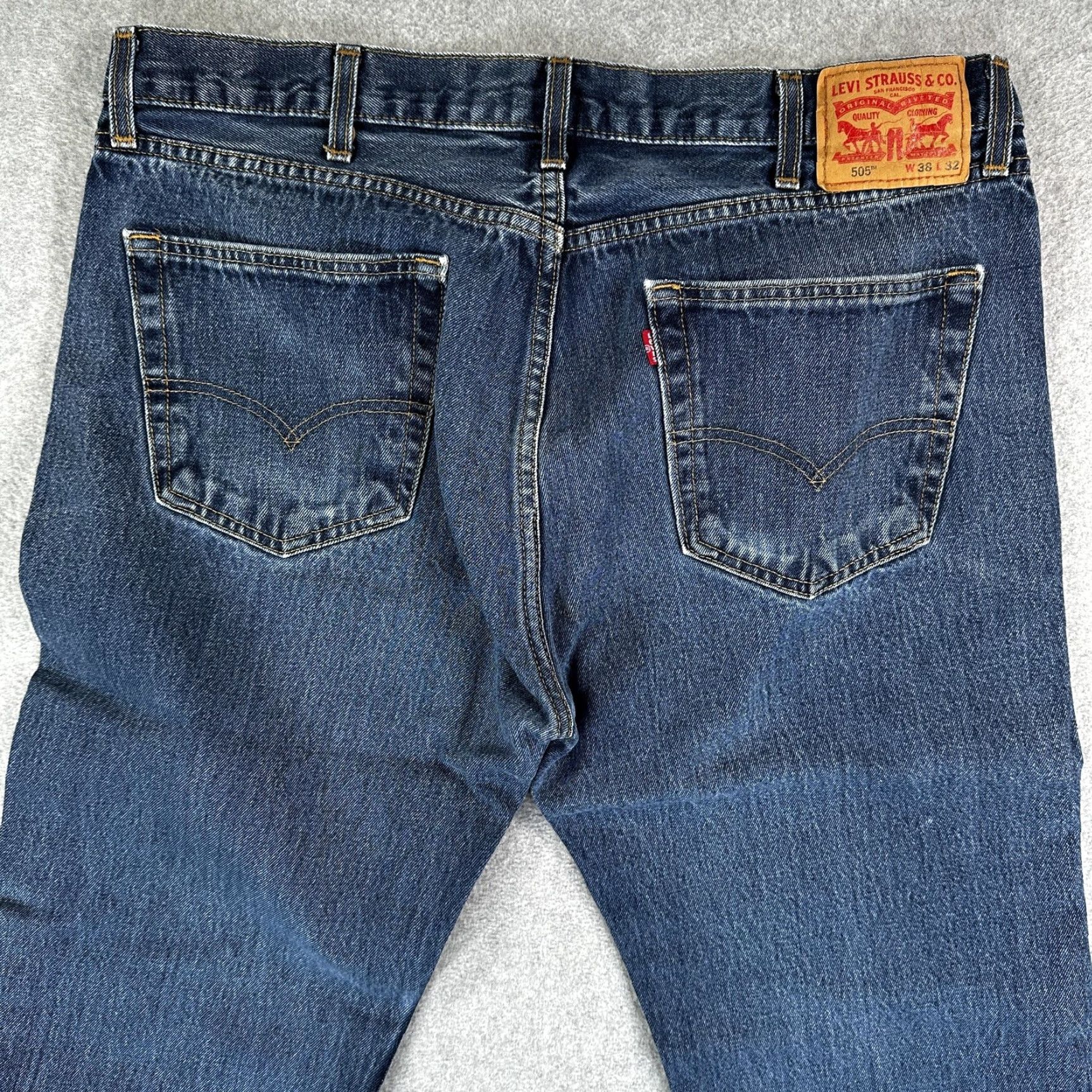 Levi's Levis 505 Jeans Mens 38x32 Blue Straight Regular Fit Medium Wash Denim Pants Size US 38 / EU 54 - 4 Thumbnail