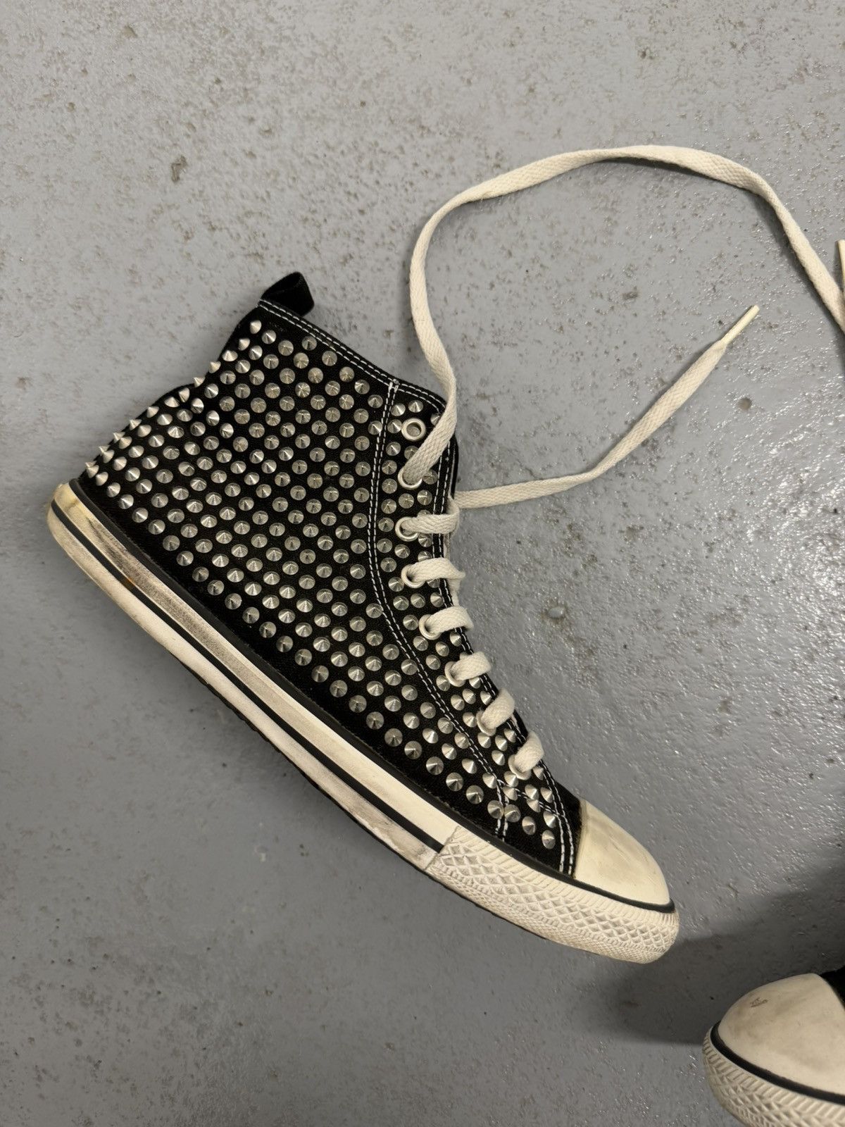 Hollywood Trading Company HTC Hollywood Trading Company Studded High Top Sneakers Size US 9 / EU 42 - 3 Thumbnail