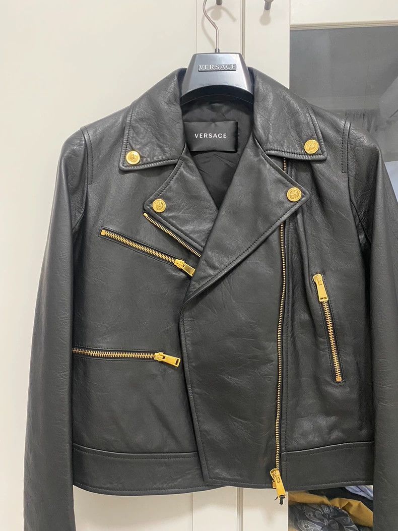 Versace Versace Women's leather coats Size M / US 6-8 / IT 42-44 - 1 Thumbnail