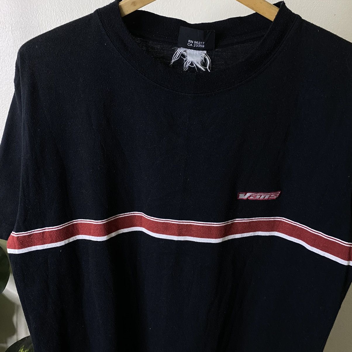 Vans Vintage 1990s Vans Skateboard Minimalist Design Skater Tee Size US L / EU 52-54 / 3 - 2 Thumbnail