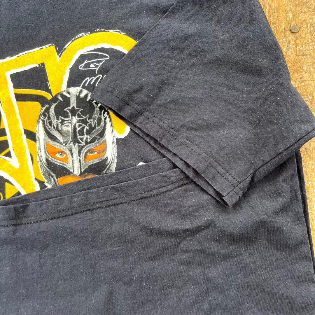 WWE Vintage 2008 WWE Rey Mysterio Rare T Shirt Size US M / EU 48-50 / 2 - 6 Thumbnail