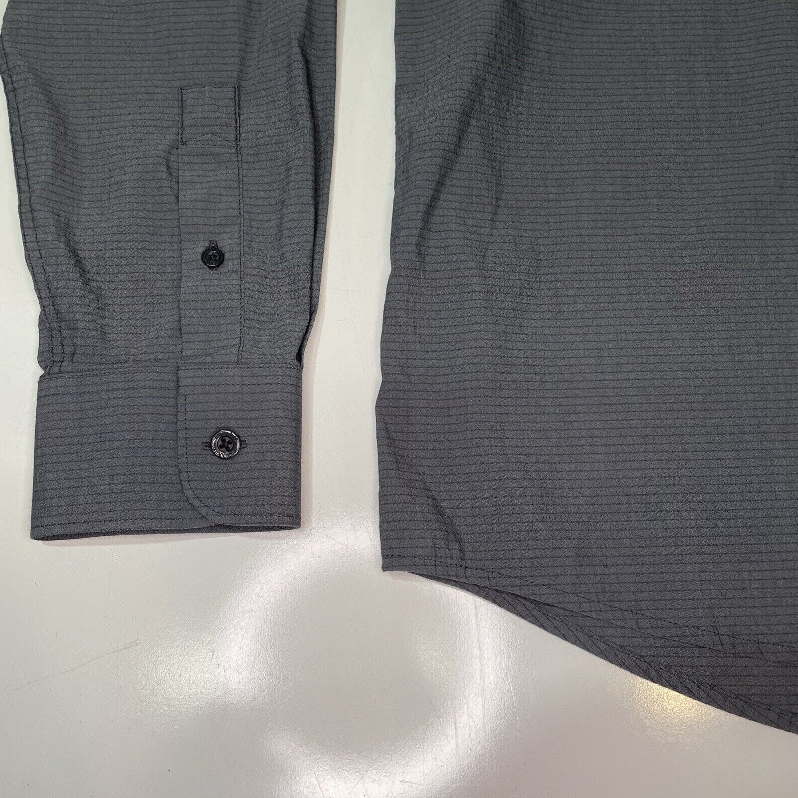 TravisMathew Travis Mathew Men’s M Black Gray Button Up Dress Shirt Size US M / EU 48-50 / 2 - 2 Thumbnail