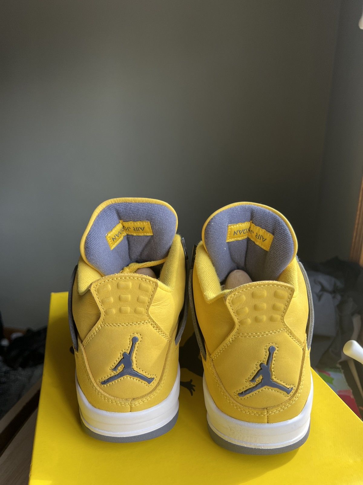 Jordan Brand × Nike Jordan 4 “Lighting” Size US 8 / EU 41 - 8 Thumbnail