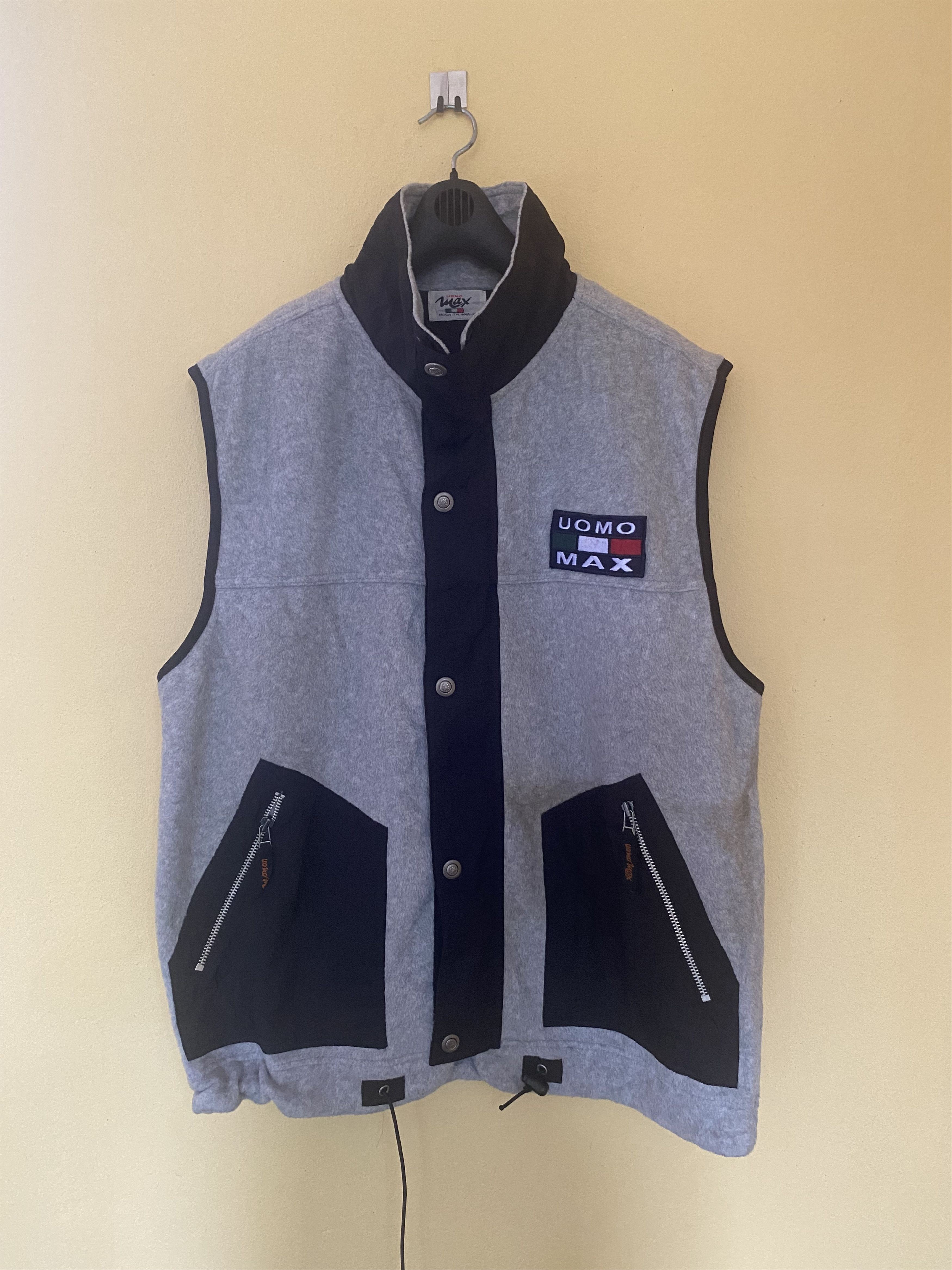 Other Uomo Max vest style Size US XXL / EU 58 / 5 - 1 Thumbnail