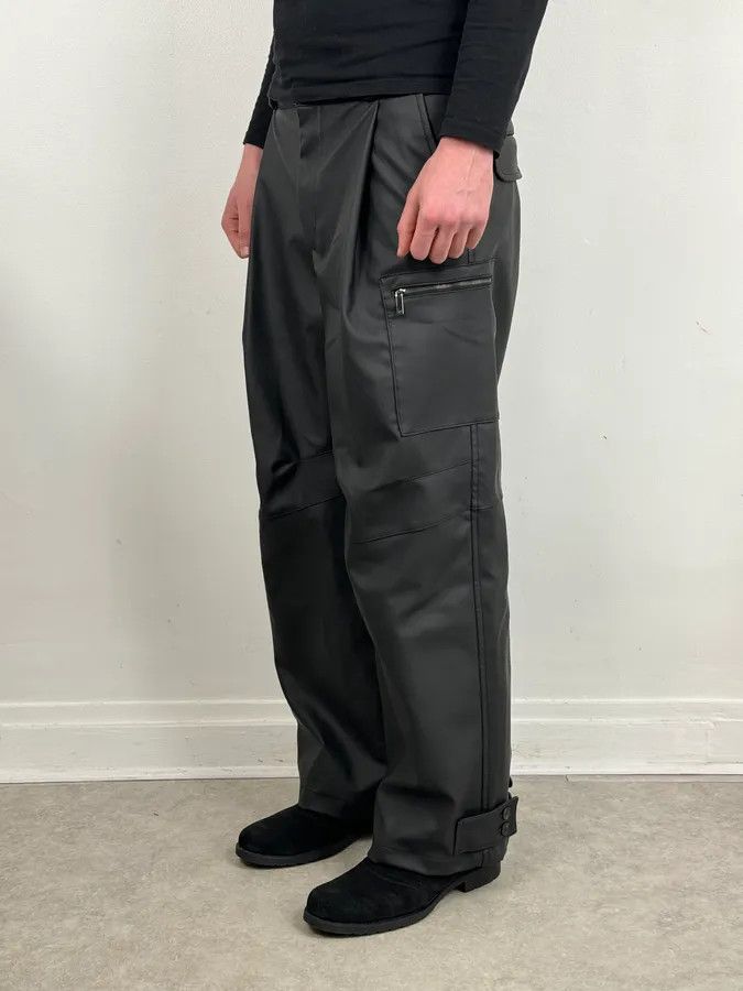 Emporio Armani AW2022 Emporio Armani Black Eco Leather Cargo Pants Size US 34 / EU 50 - 4 Thumbnail