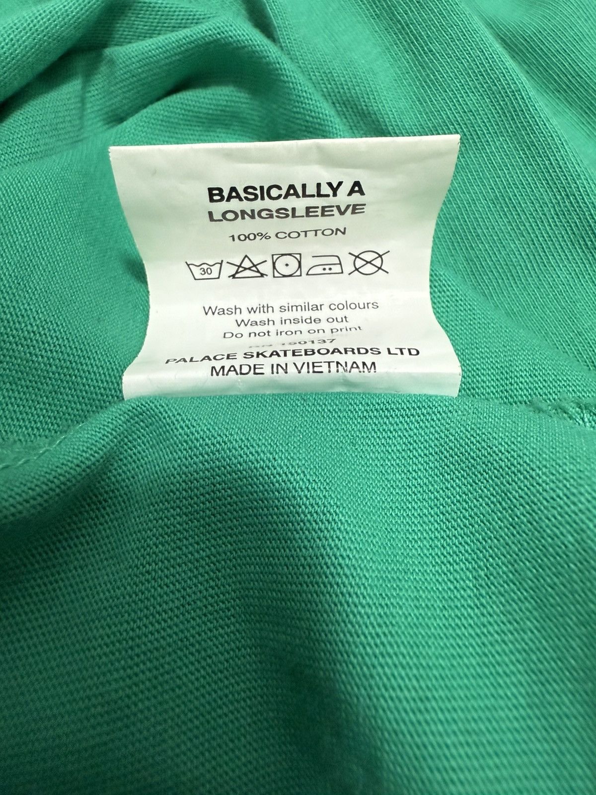 Palace Palace Basically a Longsleeve Size US M / EU 48-50 / 2 - 6 Thumbnail