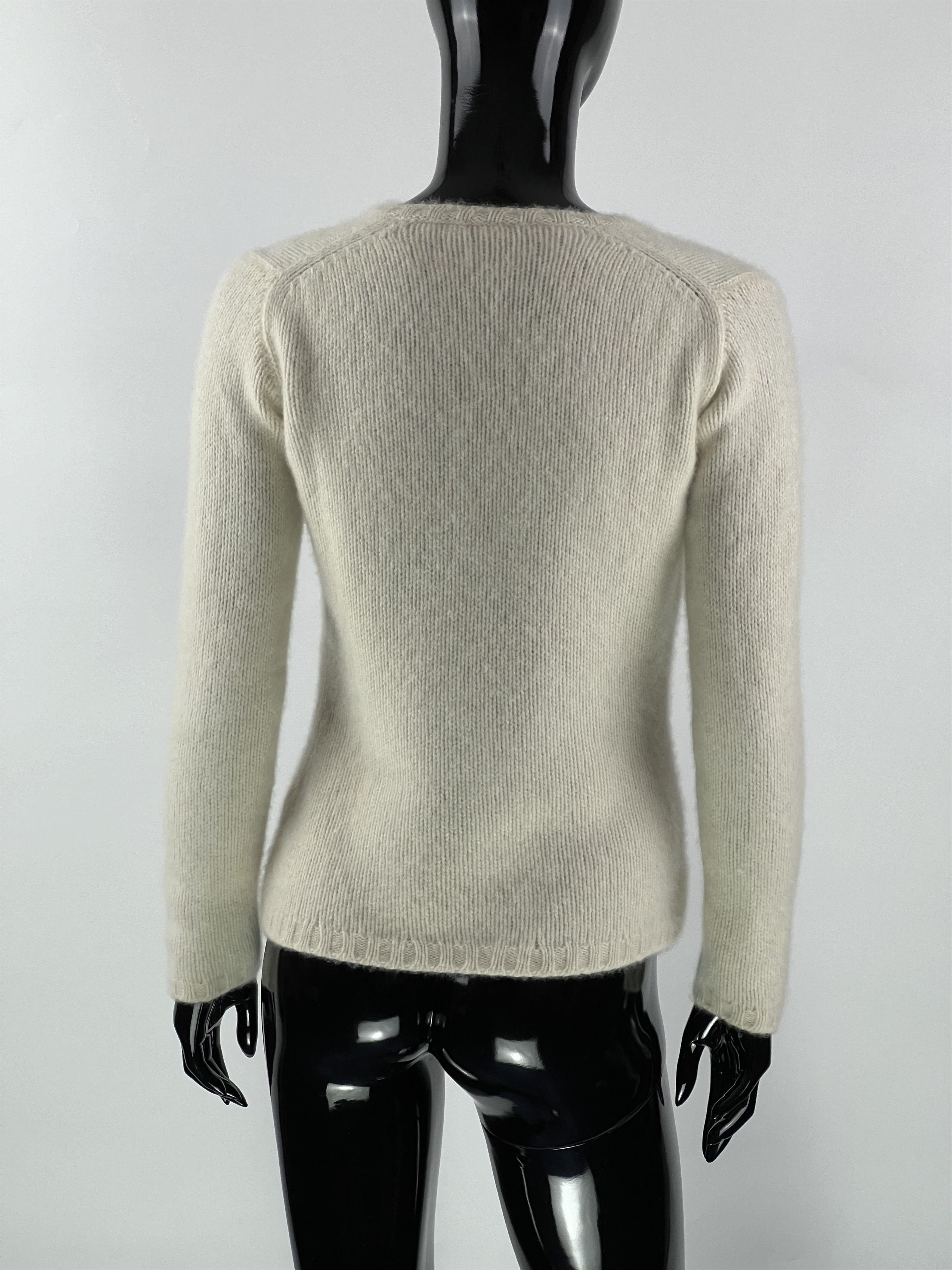 Loro Piana Loro Piana Women's 100% Cashmere V-Neck Sweater Size IT44 Size M / US 6-8 / IT 42-44 - 2 Thumbnail