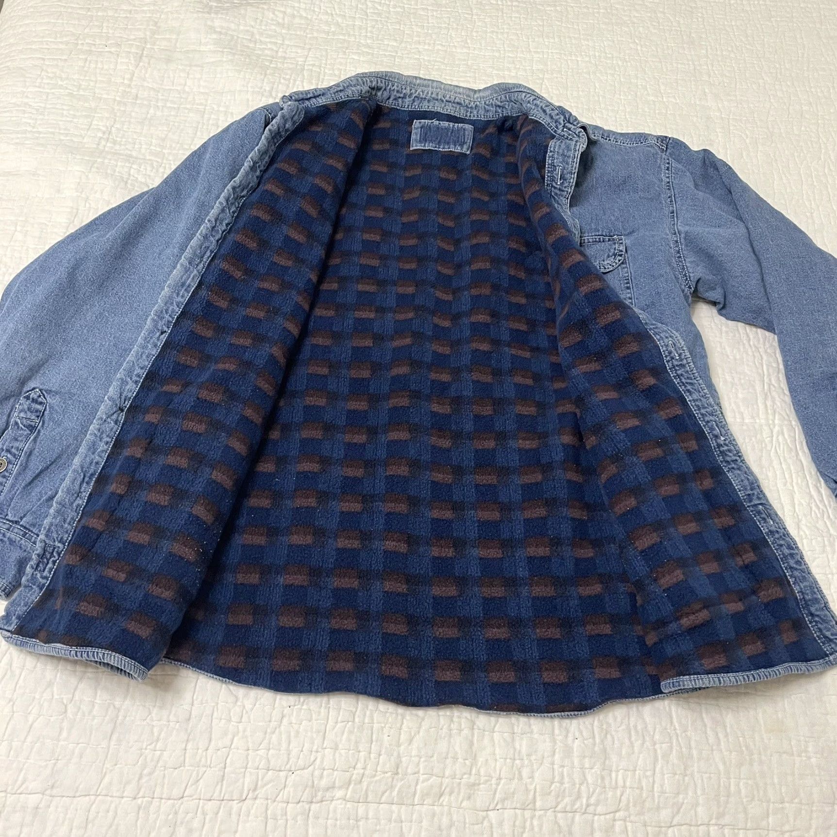 Levi's VINTAGE Levi's Trucker Jacket Denim Plaid Lined Blanket Fleece Large Size L Unisex Adults Blues USA 90s Grunge Customized Size US 33 - 6 Thumbnail