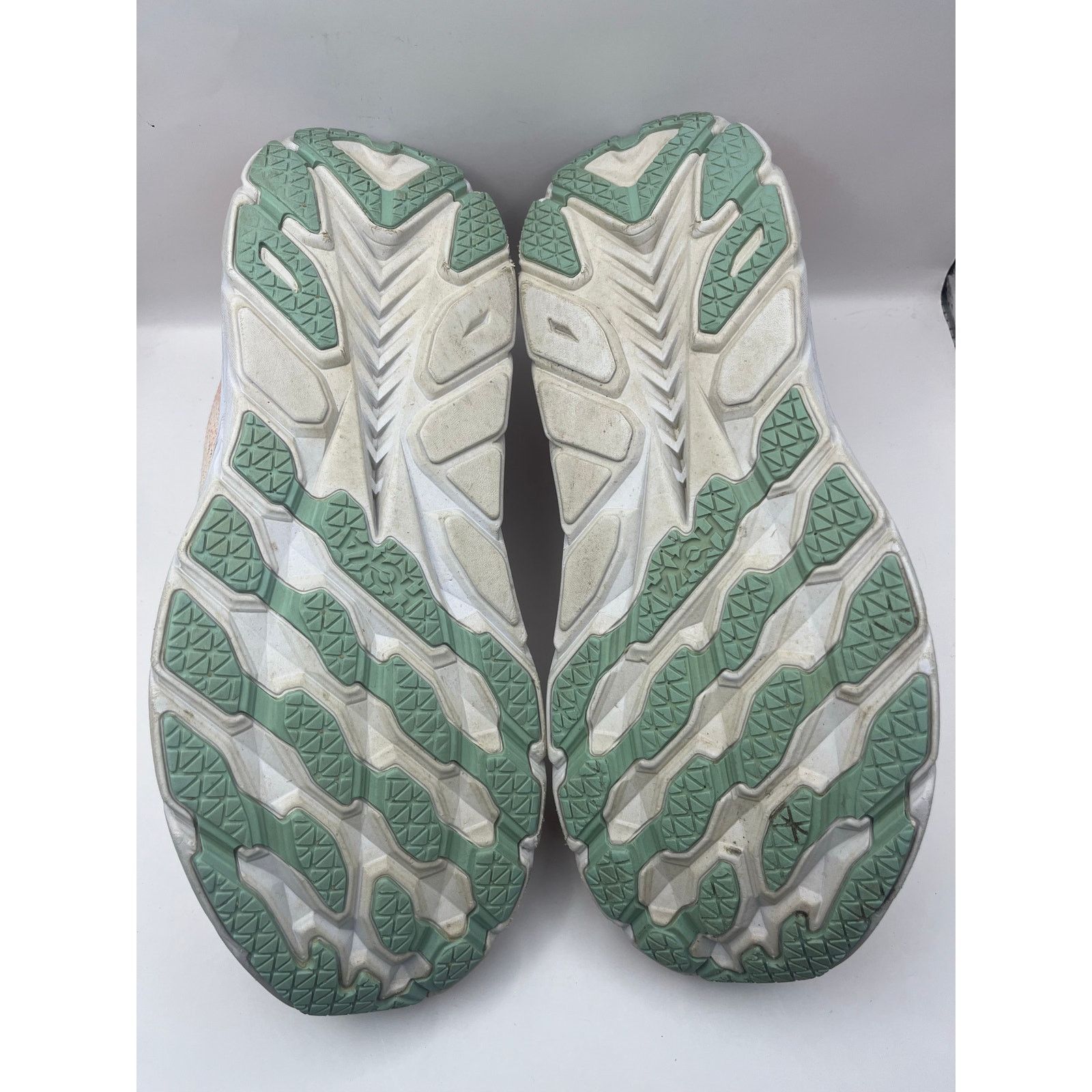 Hoka Hoka One One Clifton 8 Cantaloupe Running Shoes Women Size10 Size US 10 / IT 40 - 8 Thumbnail