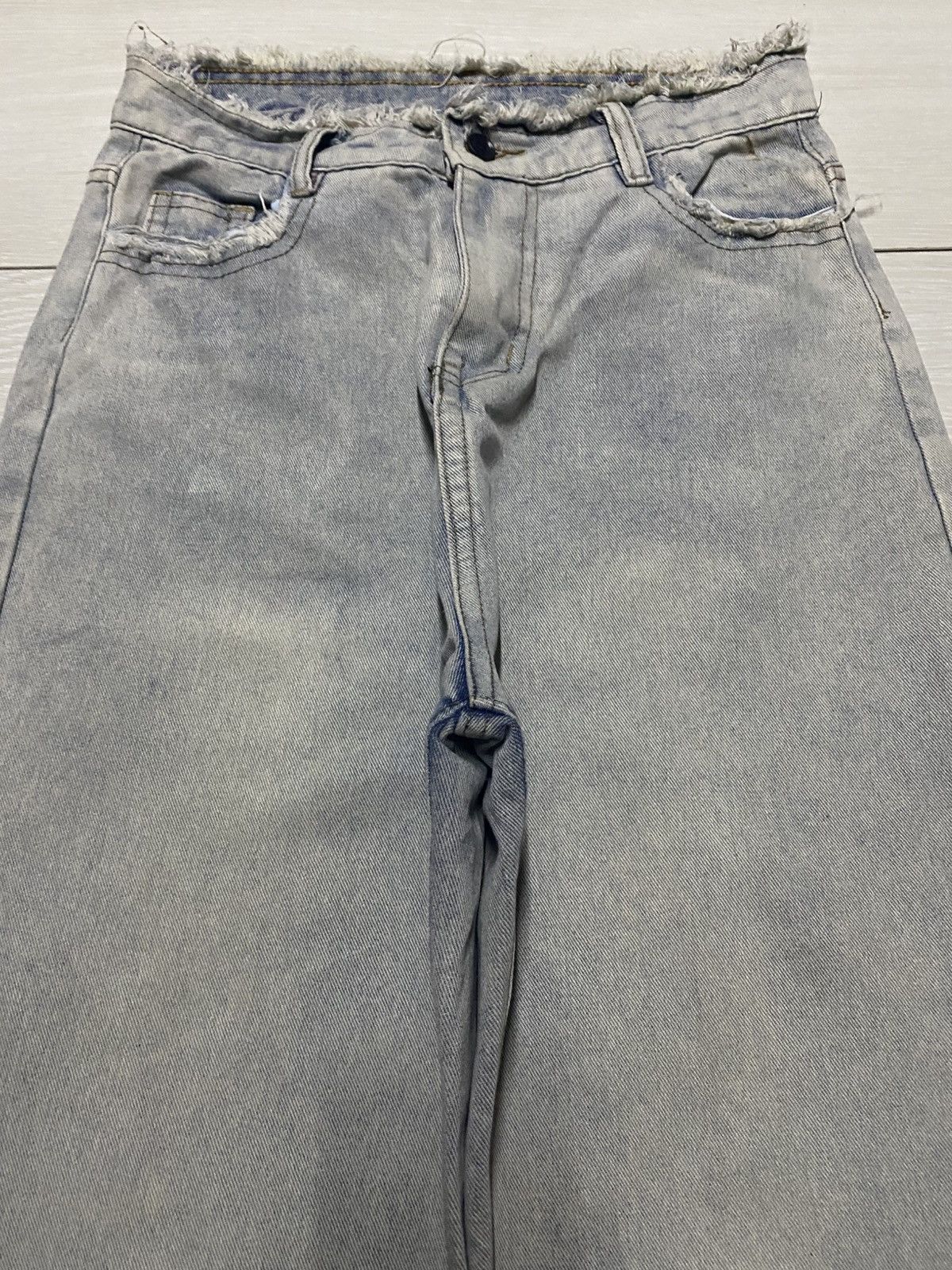 Hysteric Glamour Vintage Japanese Brand Light Wash Frayer Jeans Size US 27 - 3 Thumbnail