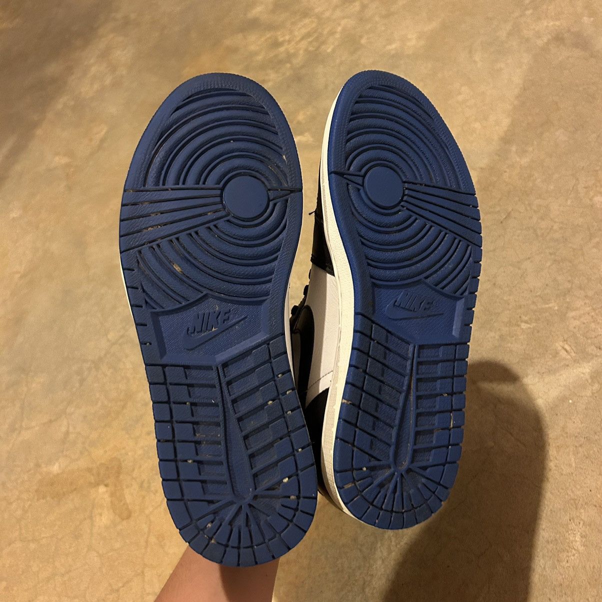 Jordan Brand × Nike Air Jordan 1 Retro High Royal Toe 2020 US 10.5 Size US 10.5 / EU 43-44 - 6 Thumbnail
