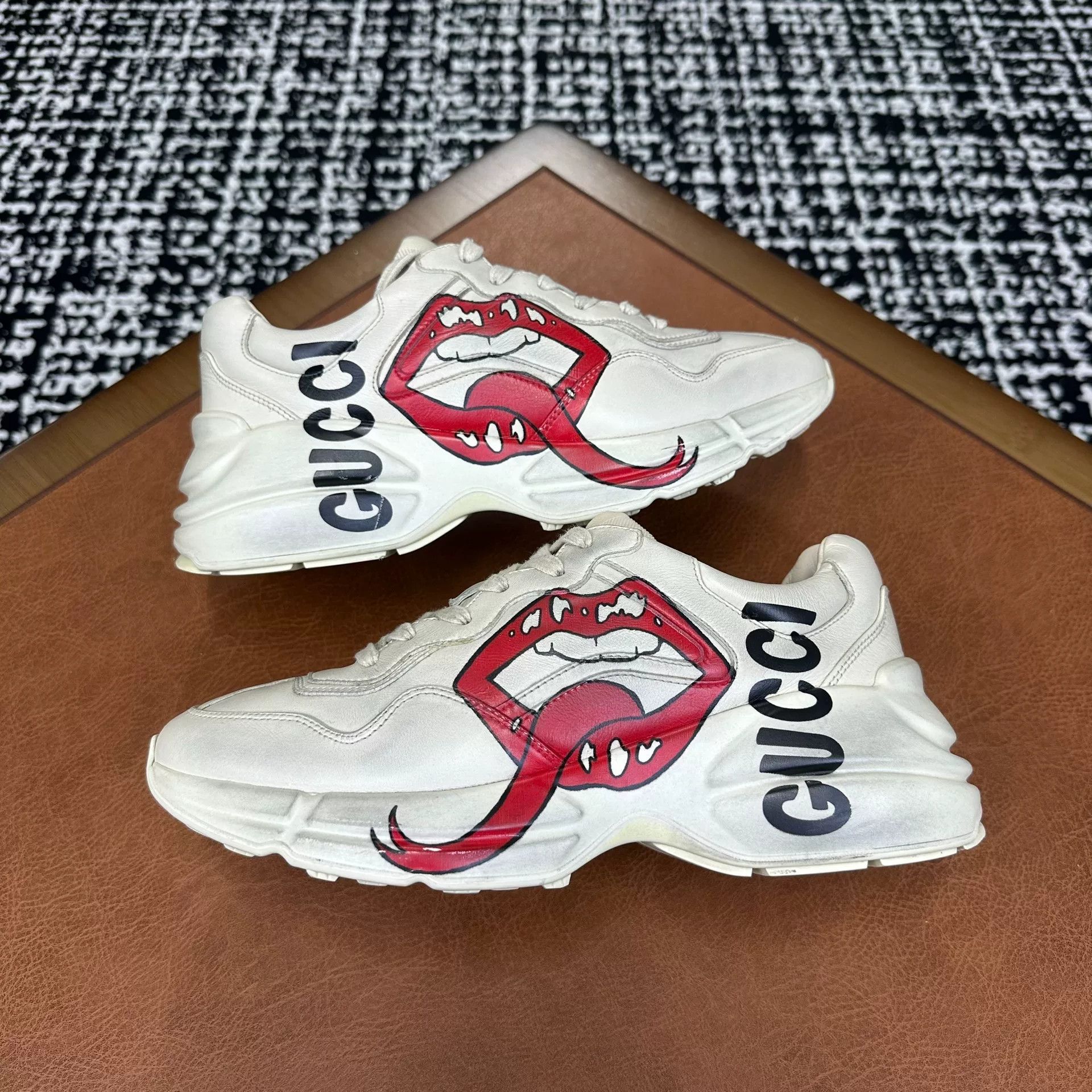 Gucci Gucci Lowtop Sneakers 7 Men Size US 7 / EU 40 - 1 Thumbnail