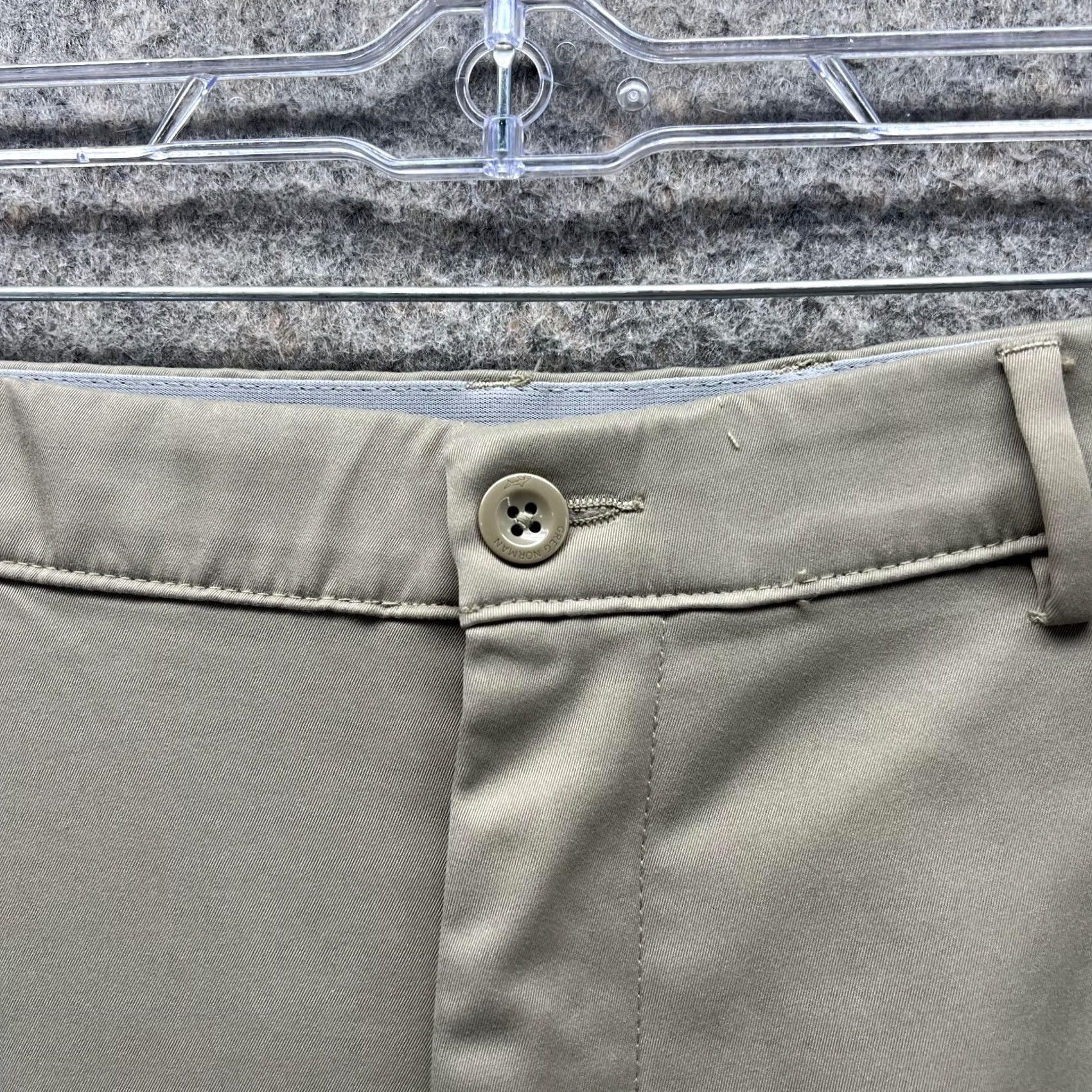 Tasso Elba Greg Norman Shorts Men 42 Khaki Solid Flat Front Cargo Tasso Elba Polyester Knit Size US 42 / EU 58 - 2 Thumbnail