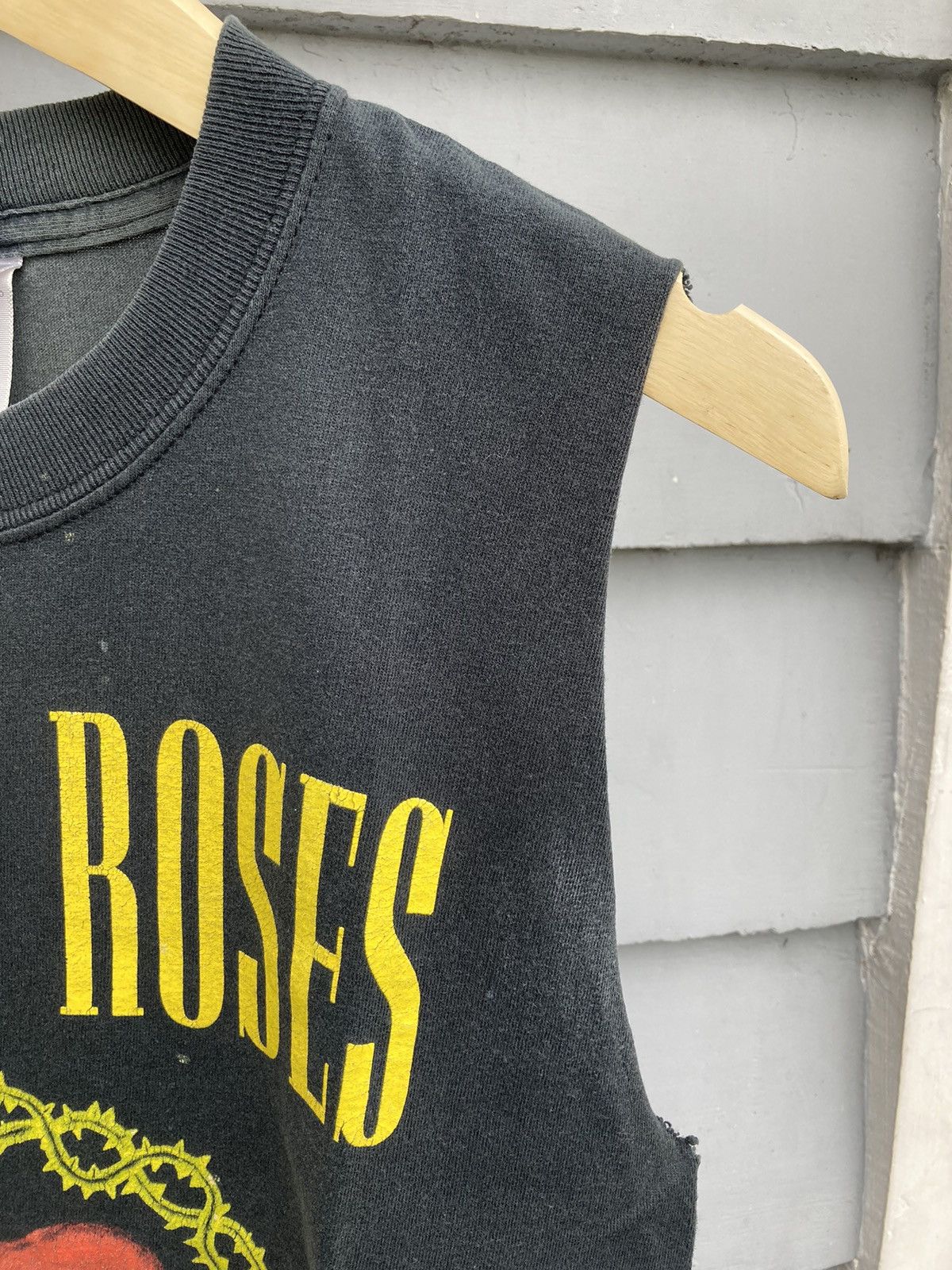 Band Tees Vintage Guns N’ Roses ©️2004 Sun Faded Rock Star Sleeveless Size US S / EU 44-46 / 1 - 4 Thumbnail