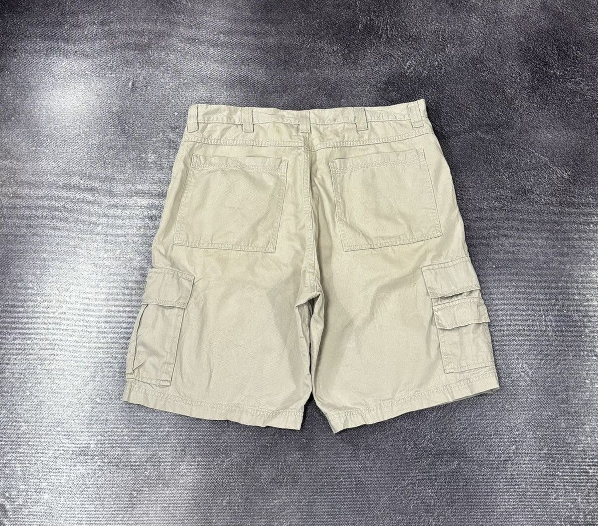 Vintage Vintage Wrangler Y2K American Beige Hype Baggy Cargo Shorts Size US 38 / EU 54 - 2 Thumbnail