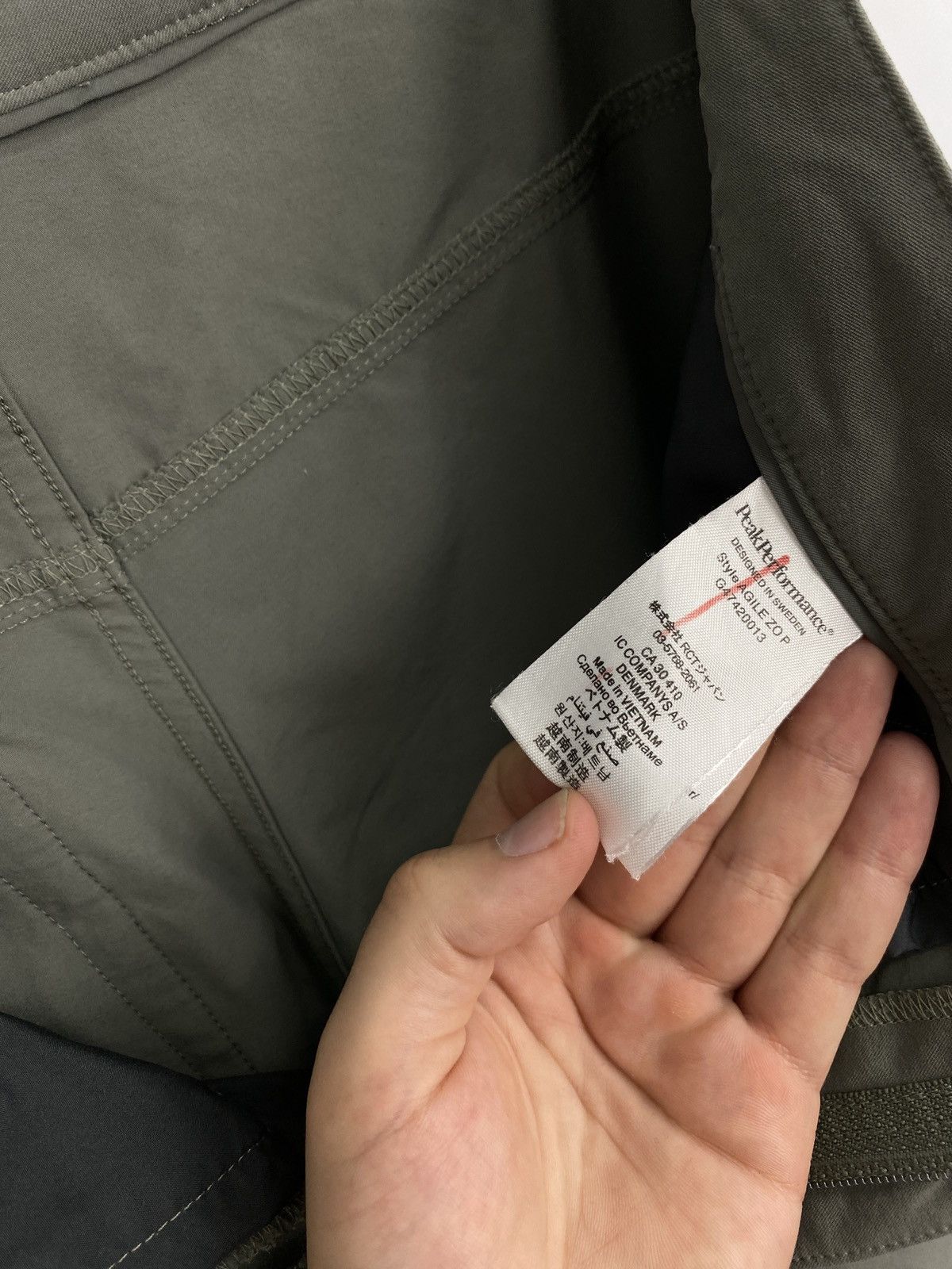 Peak Performance Peak Performance Outdoor Mountain Transformer Pants Shorts Size US 34 / EU 50 - 9 Thumbnail