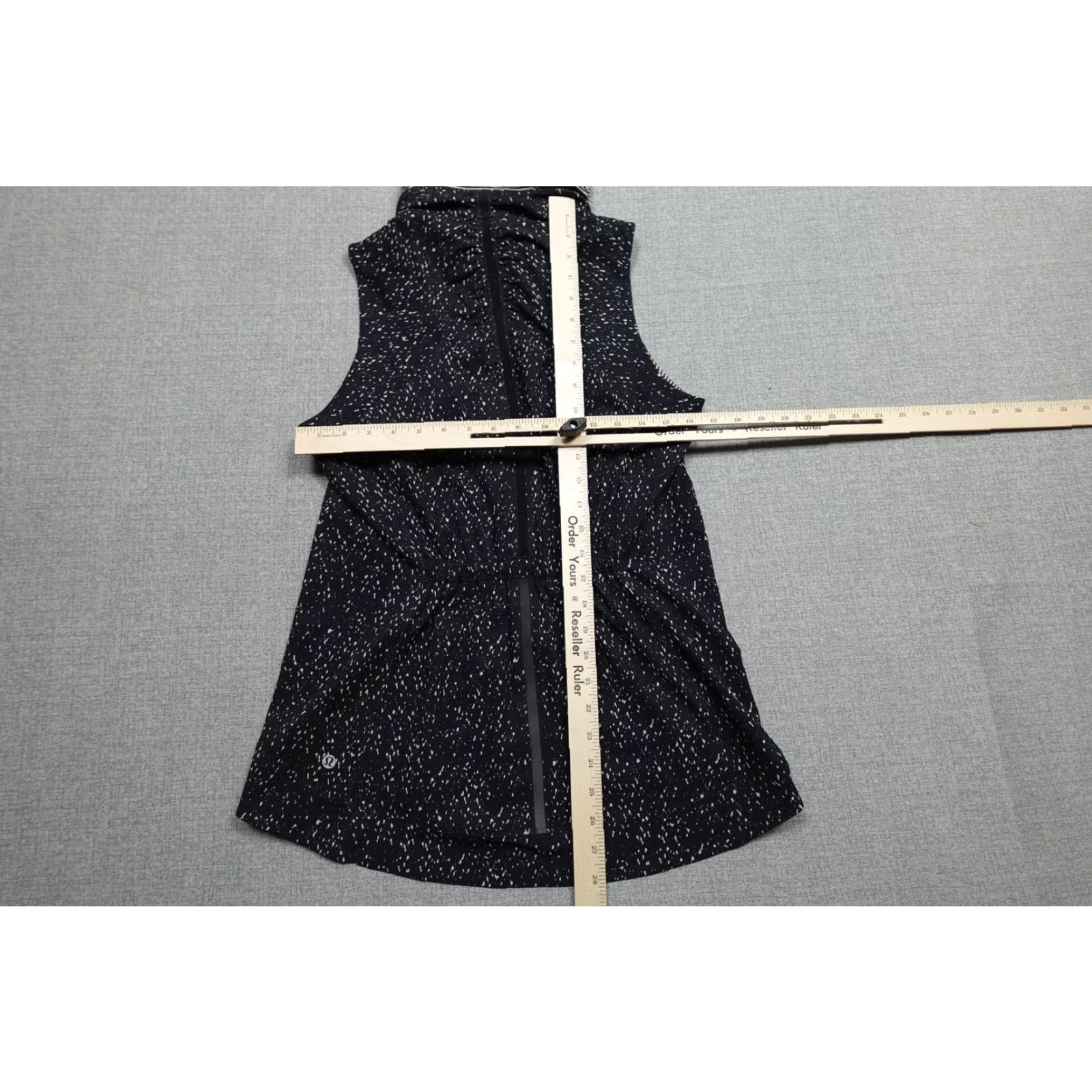 Lululemon Lululemon Windbreaker Vest Womens 8 Black Flecked Hooded Sleeveless Jacket Hood Size M / US 6-8 / IT 42-44 - 5 Thumbnail