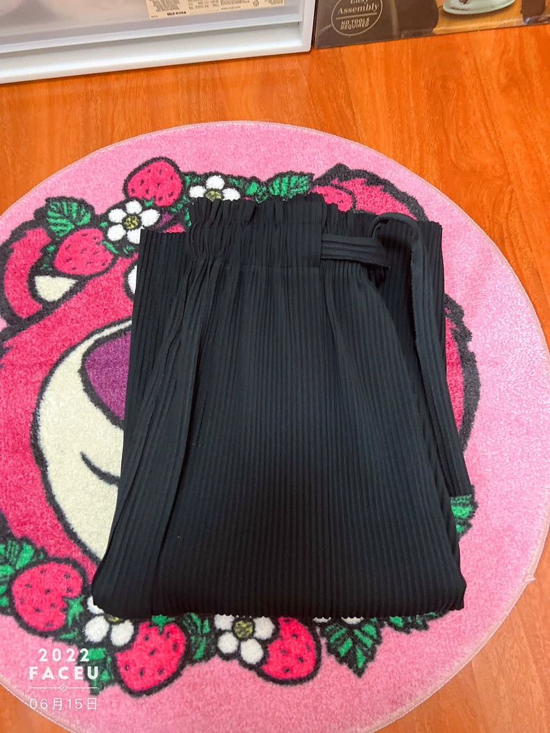 Issey Miyake Issey Miyake size:one size Black pleated skirt Size 42" / US 20 - 5 Thumbnail