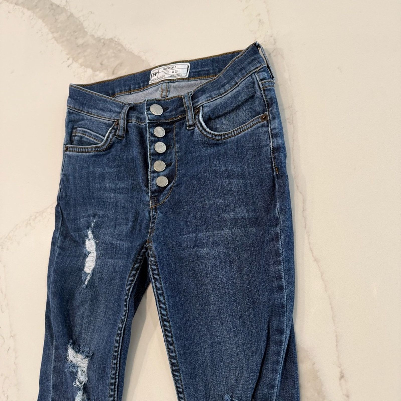 Free People Free People Reagan Distressed Skinny Jeans Womens 25 Size 25" / US 0 / IT 36 - 4 Thumbnail