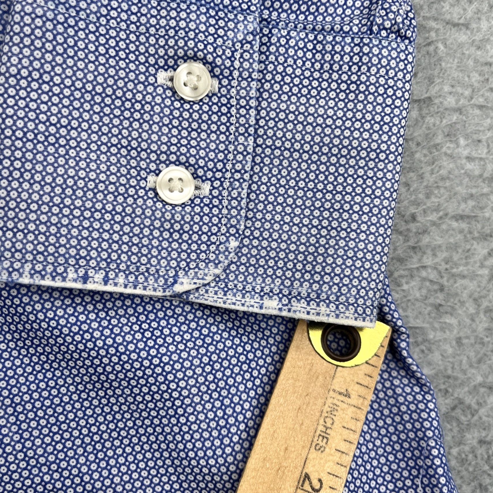 Vintage Thomas Pink About Town Button Up Long Sleeve Shirt Mens 16 Blue Geometric Casual Size US L / EU 52-54 / 3 - 2 Thumbnail