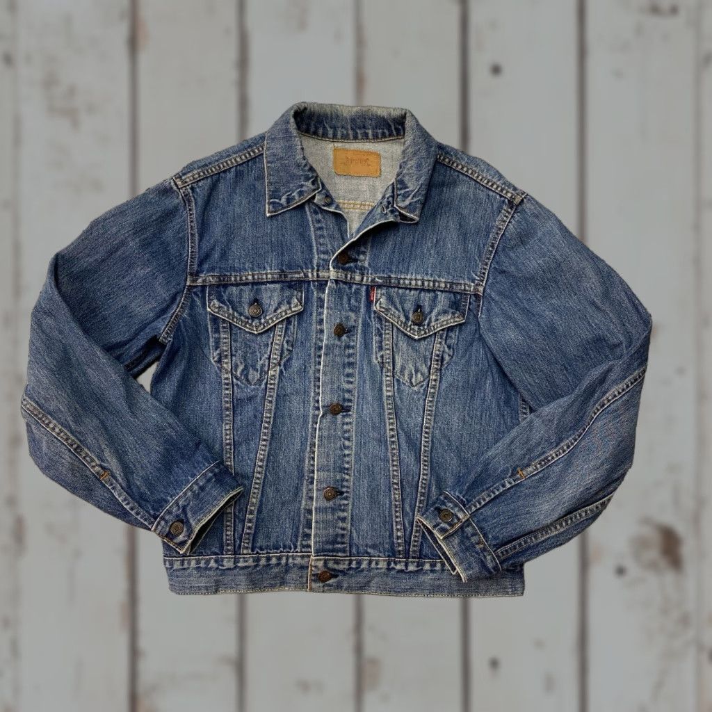 Levi's VINTAGE Levi's Trucker Denim Jacket Men Regular Blue 58 cm Chest See measurements Denim Jacket Winter Autumn Spring Summer - Mens Size US S / EU 44-46 / 1 - 1 Thumbnail