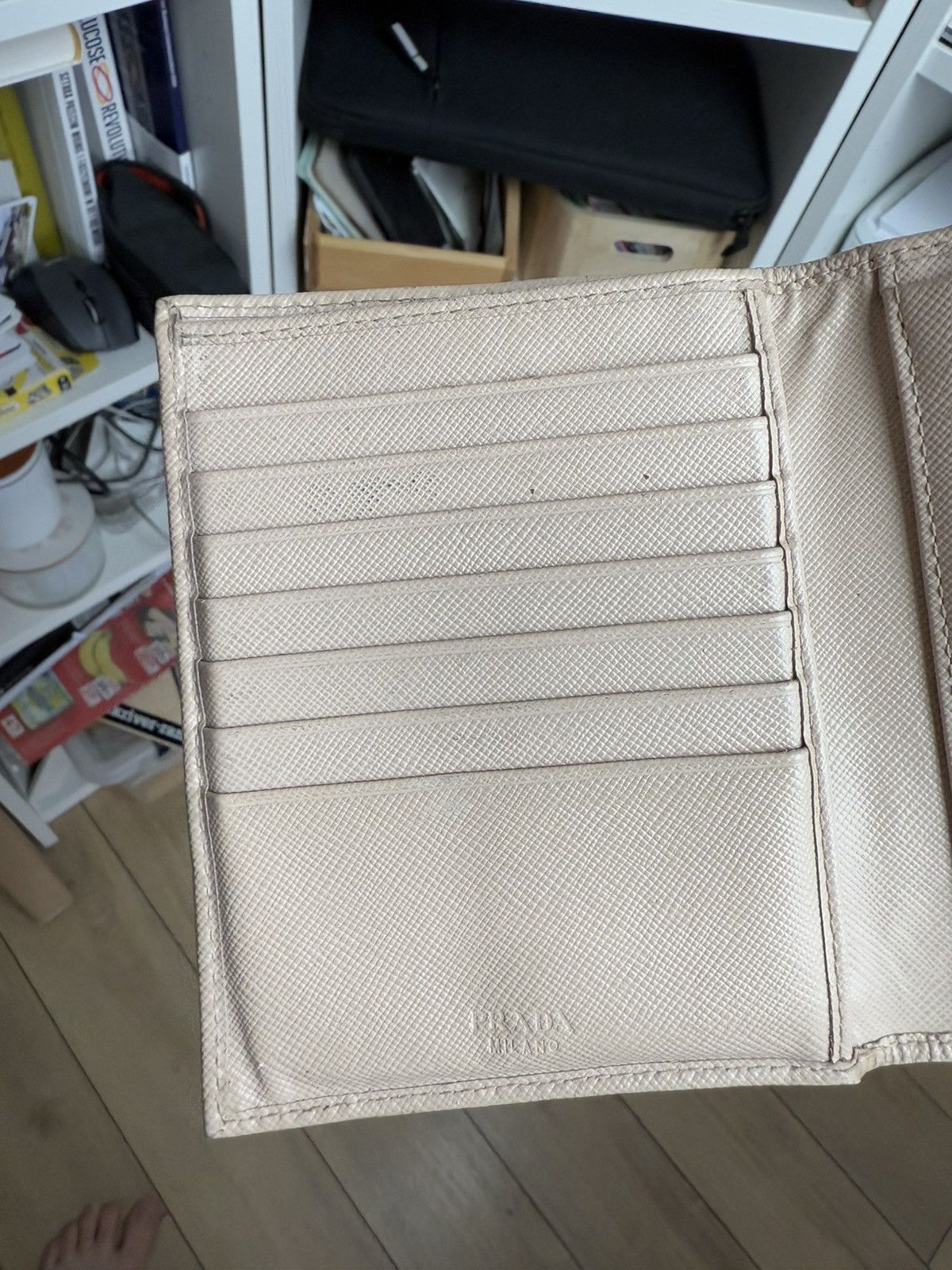 Designer × Prada Vintage Prada leather logo wallet designer luxury y2k classy Size ONE SIZE - 6 Thumbnail