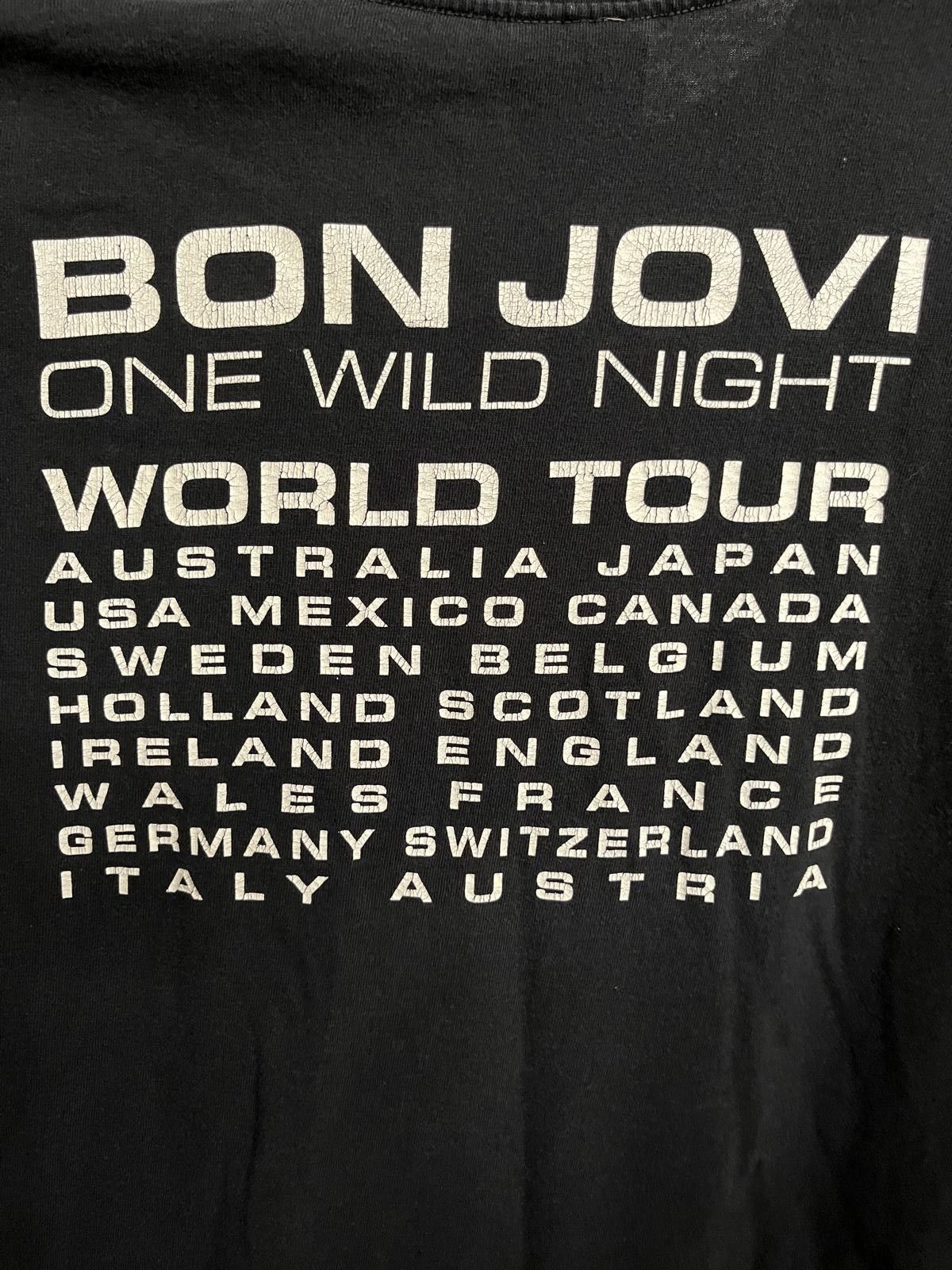 Designer VTG Bon Jovi T-shirt One Wild Night World Tour Tee 2001 XL Size US XL / EU 56 / 4 - 6 Thumbnail