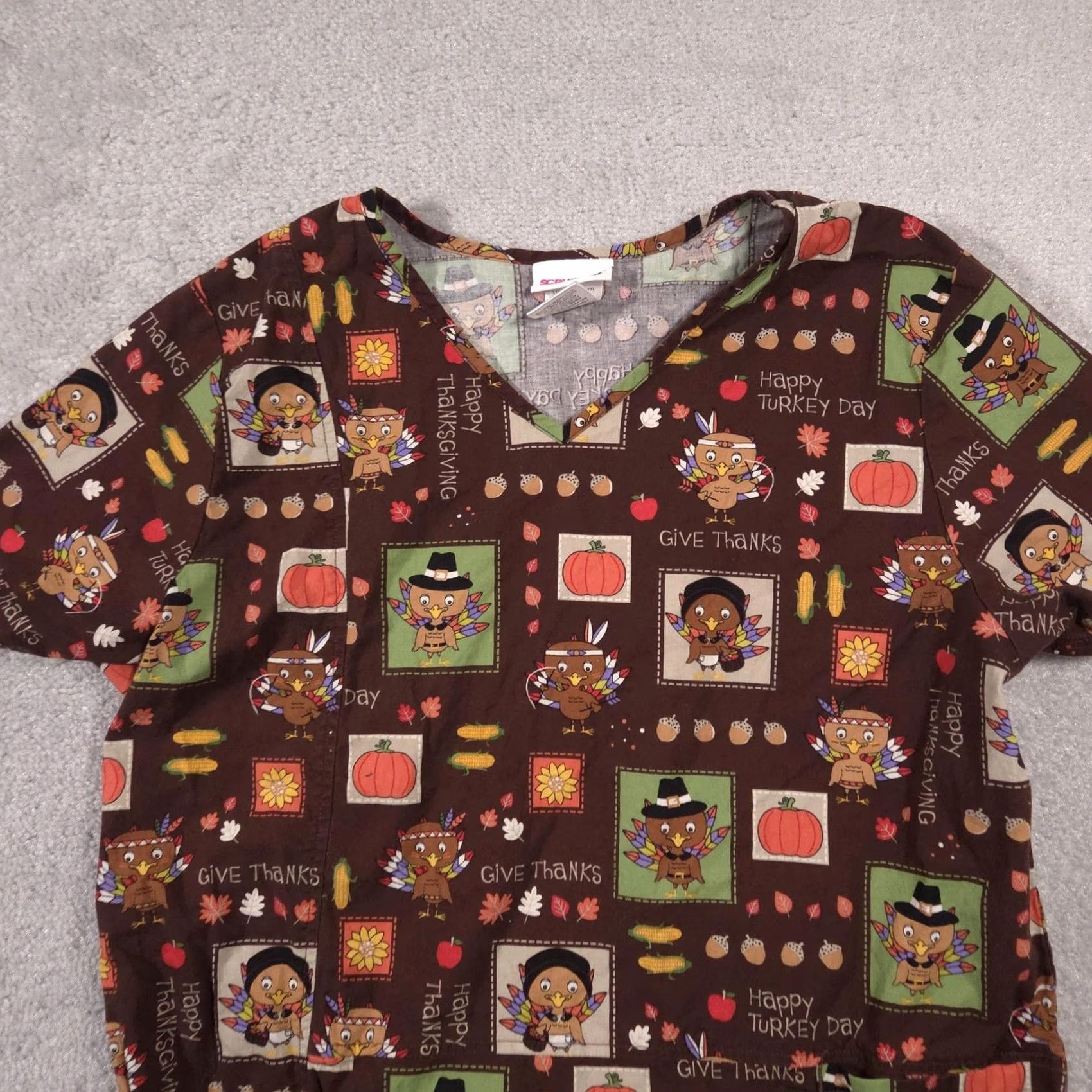 Vintage ScrubTop Womens Large Brown Thanksgiving Turkey Print Nursing Medical V-Neck Short Sleeve Pockets Tunic ScrubStar Size L / US 10 / IT 46 - 3 Thumbnail