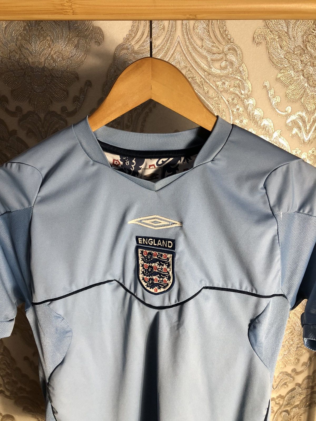 Umbro × Vintage VERY RARE UMBRO ENGLAND RETRO SOCCER JERSEY BLOKECORE 90s Size US S / EU 44-46 / 1 - 2 Thumbnail