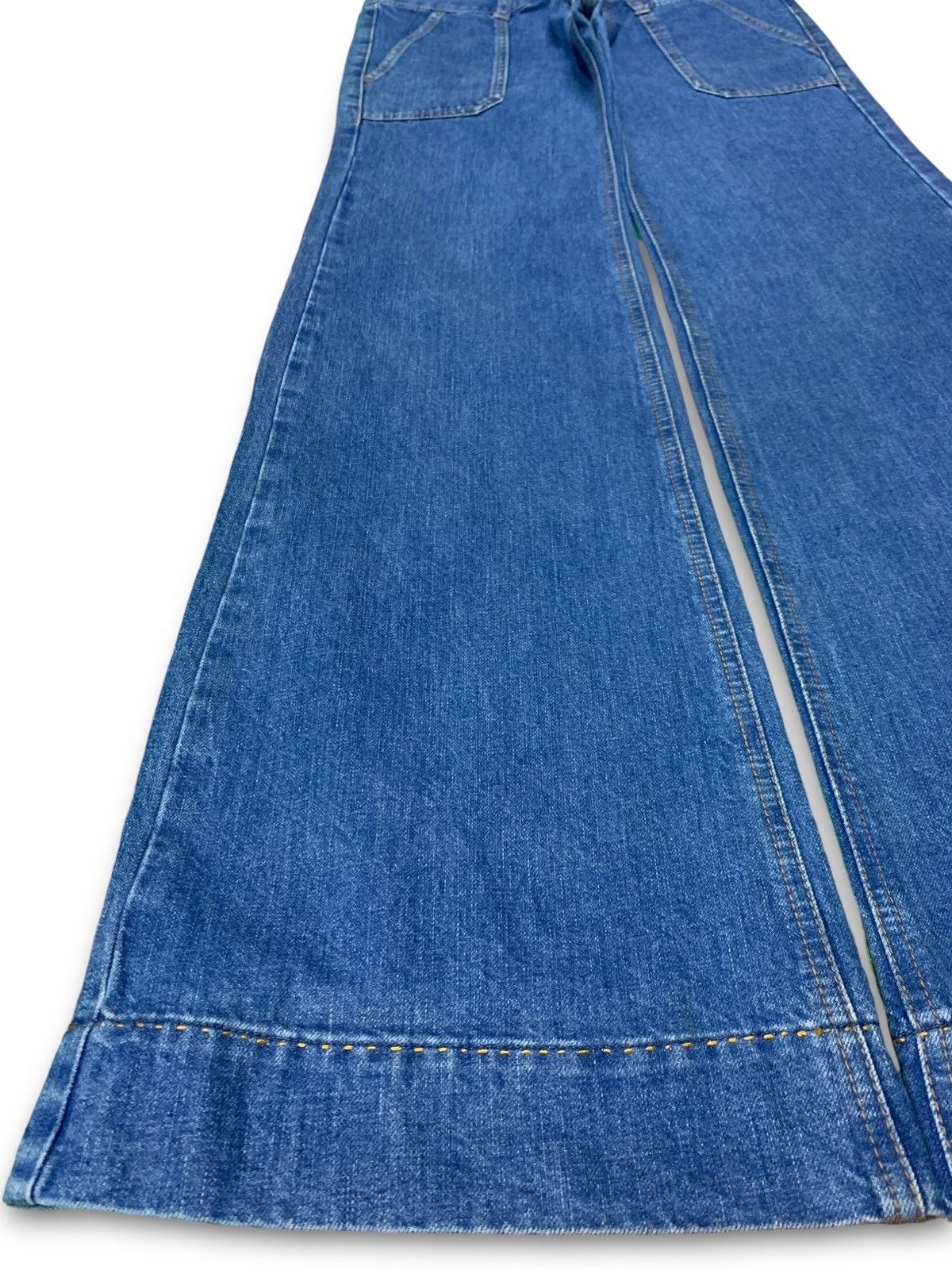 Japanese Brand Vintage Japanese Blue Wash Distressed Fatigue Flare Jeans Size 30" / US 8 / IT 44 - 6 Thumbnail