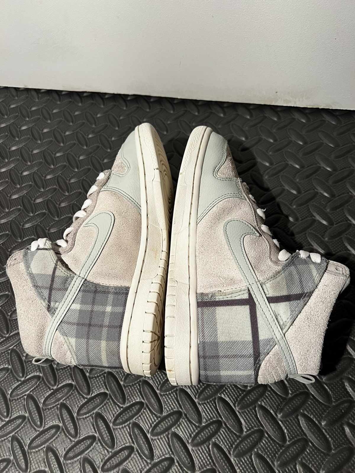 Nike Nike Dunk High Plaid White Grey Size 6 Womens Shoes Size US 6 / IT 36 - 4 Thumbnail