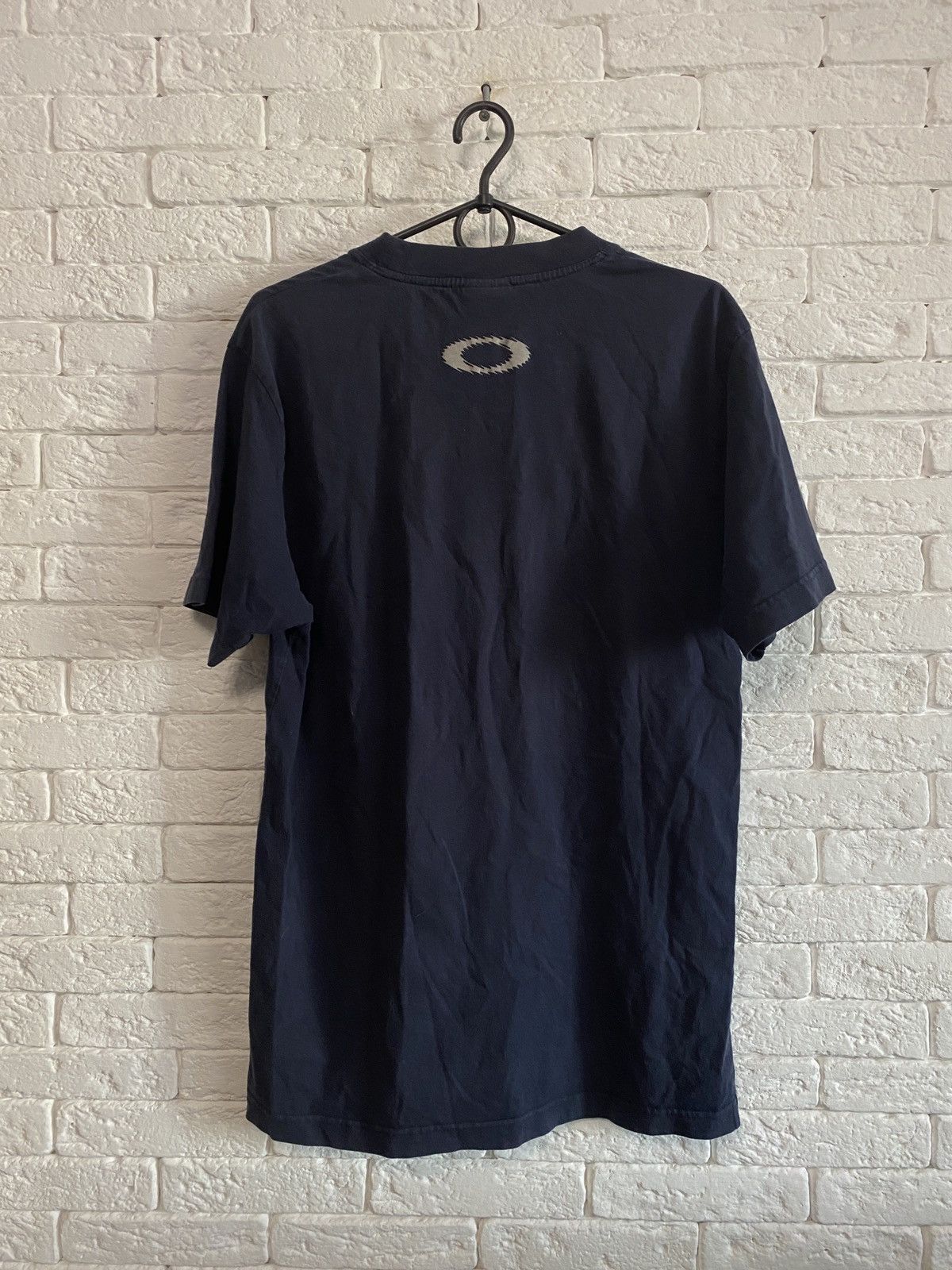 Oakley × Vintage Vintage Oakley T-shirt Central Authentic Logo Size US L / EU 52-54 / 3 - 4 Thumbnail