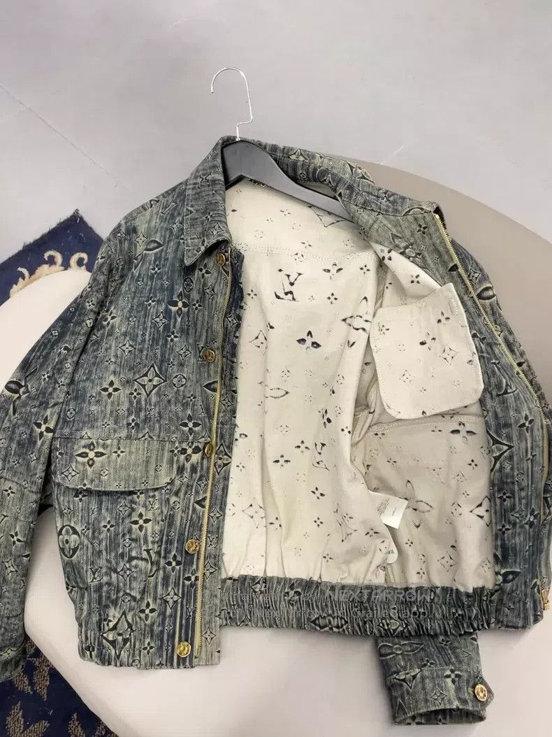 Louis Vuitton Louis Vuitton Full print fall series to make old denim jac Size US S / EU 44-46 / 1 - 3 Thumbnail