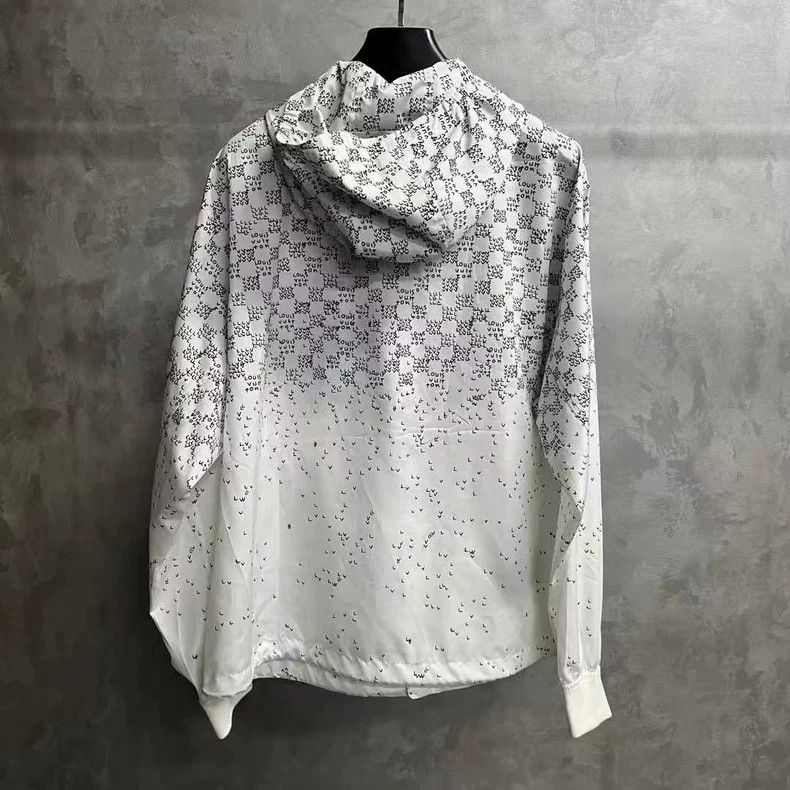 Louis Vuitton LOUIS VUITTON White full-print plaid print windproof jacket Size US M / EU 48-50 / 2 - 6 Thumbnail