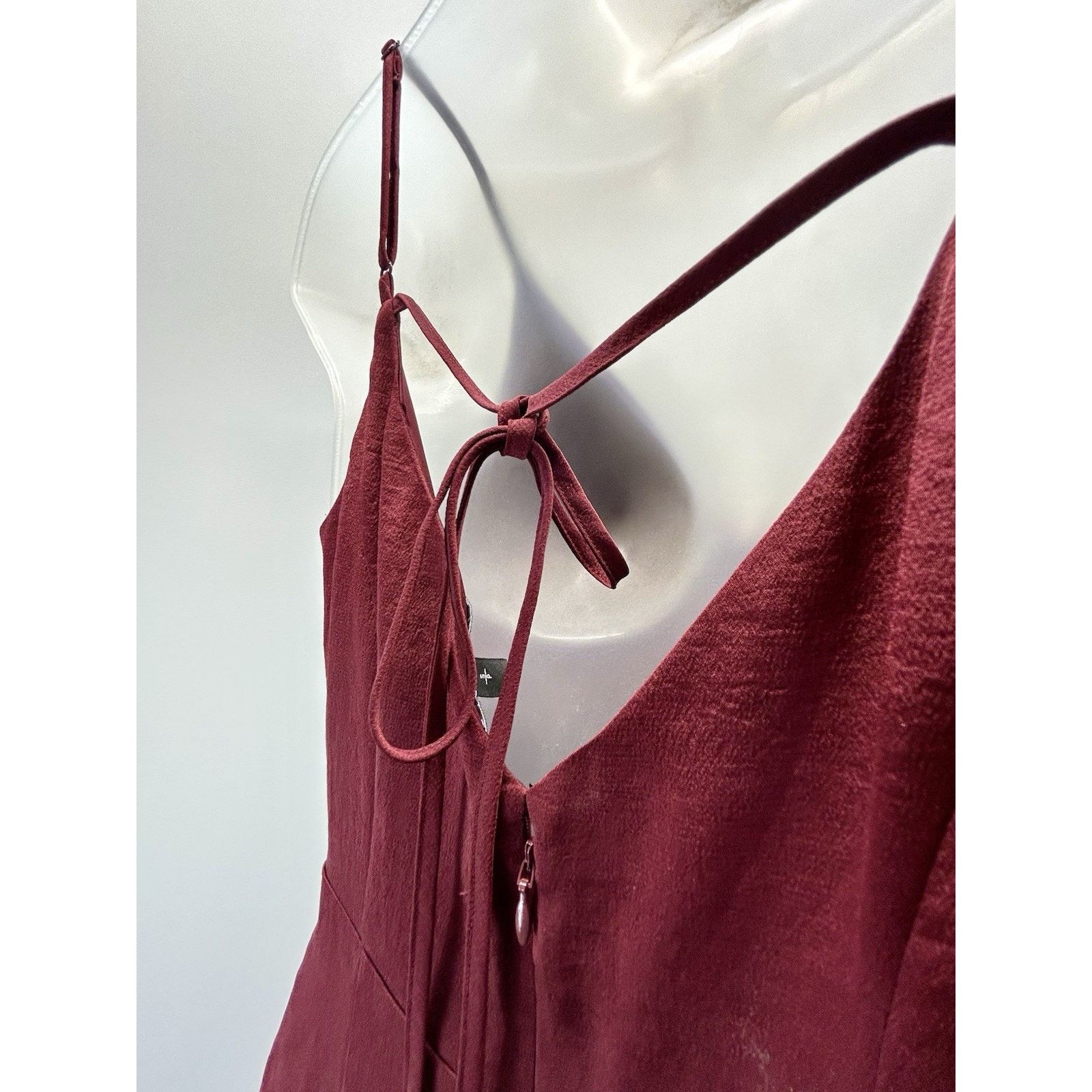 Express Express S Maroon Velvet Deep-V Back Mini Cocktail Dress. Size S / US 4 / IT 40 - 4 Thumbnail