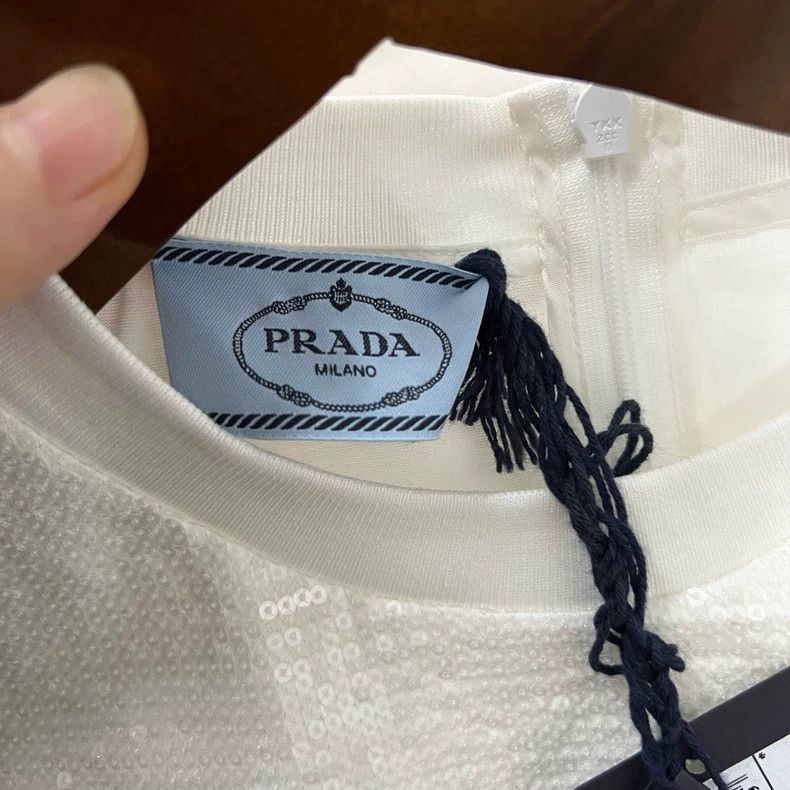 Prada Prada Sequin logo short sleeves 2502-Nextarrow Size US S / EU 44-46 / 1 - 3 Thumbnail
