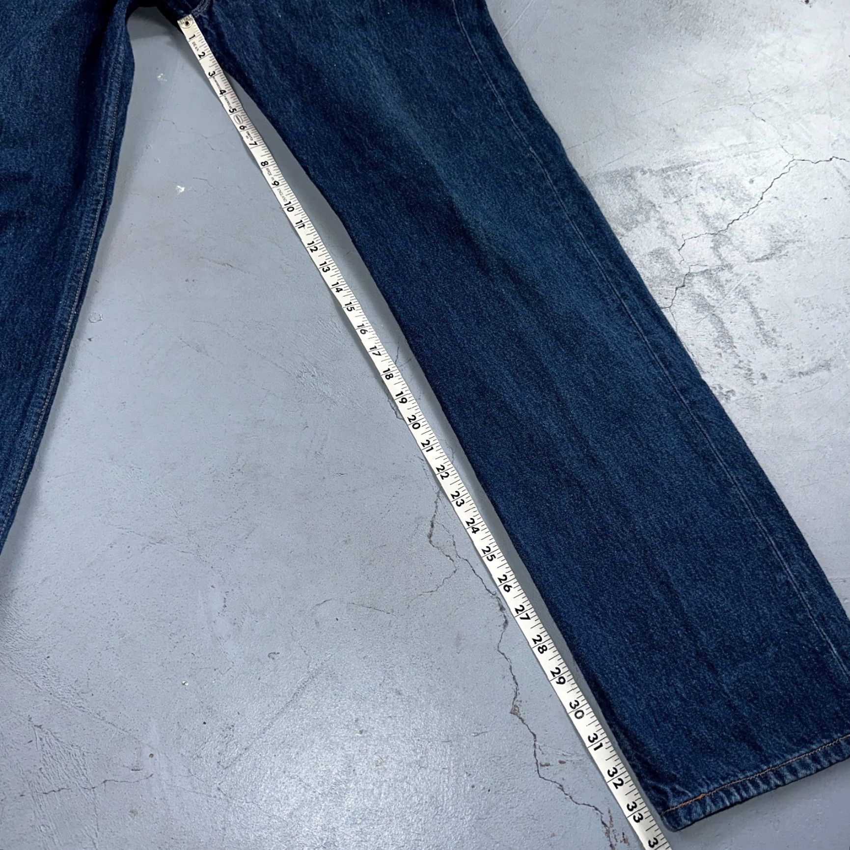 Levi's VINTAGE Levi's 501 Jeans Straight Leg Men 34x34 Dark Blue Wash 90s USA Retro Classic Size US 34 / EU 50 - 5 Thumbnail