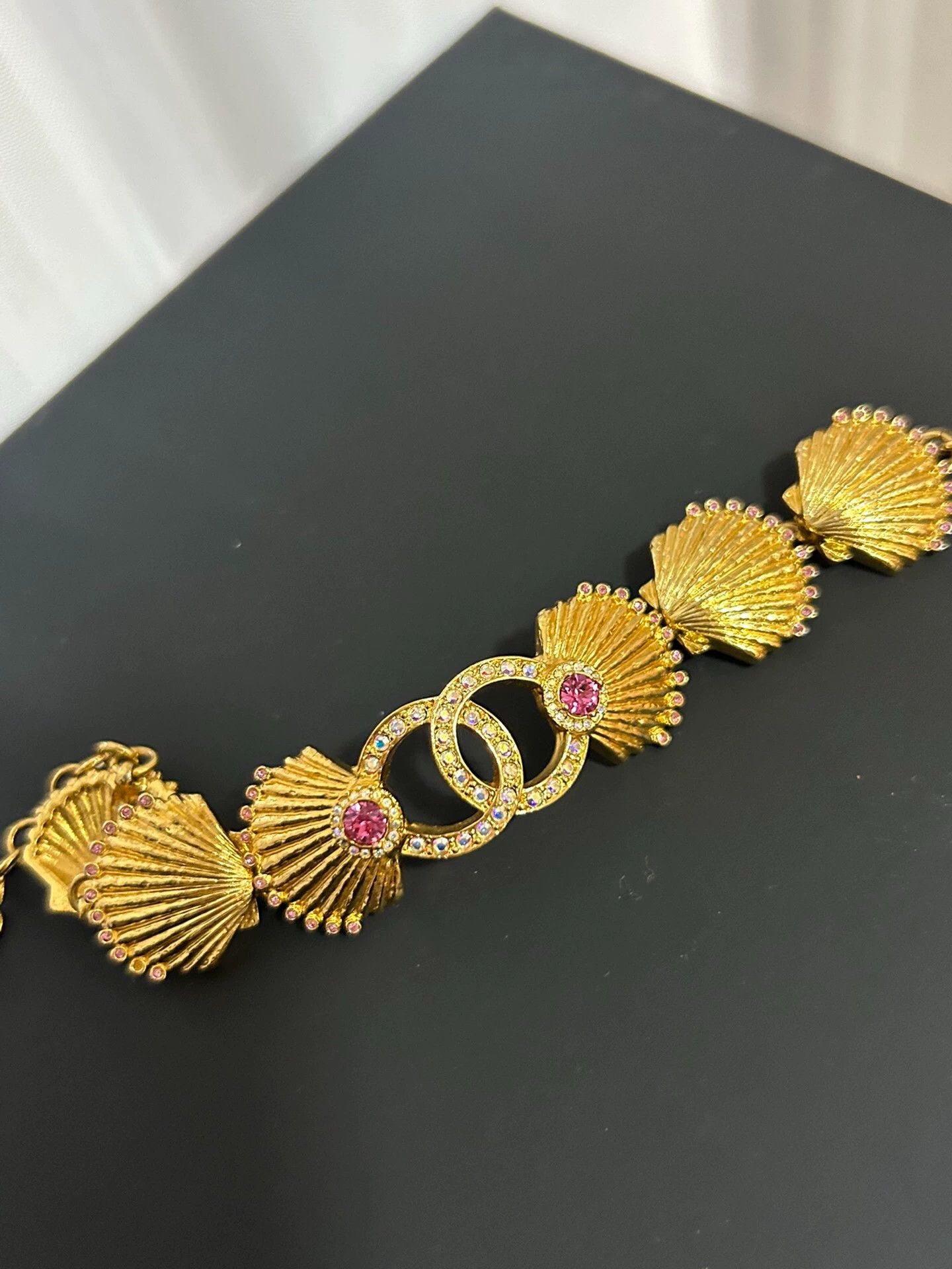Chanel Chanel Mermaid Shell Retro Embossed Bracelet Size ONE SIZE - 5 Thumbnail