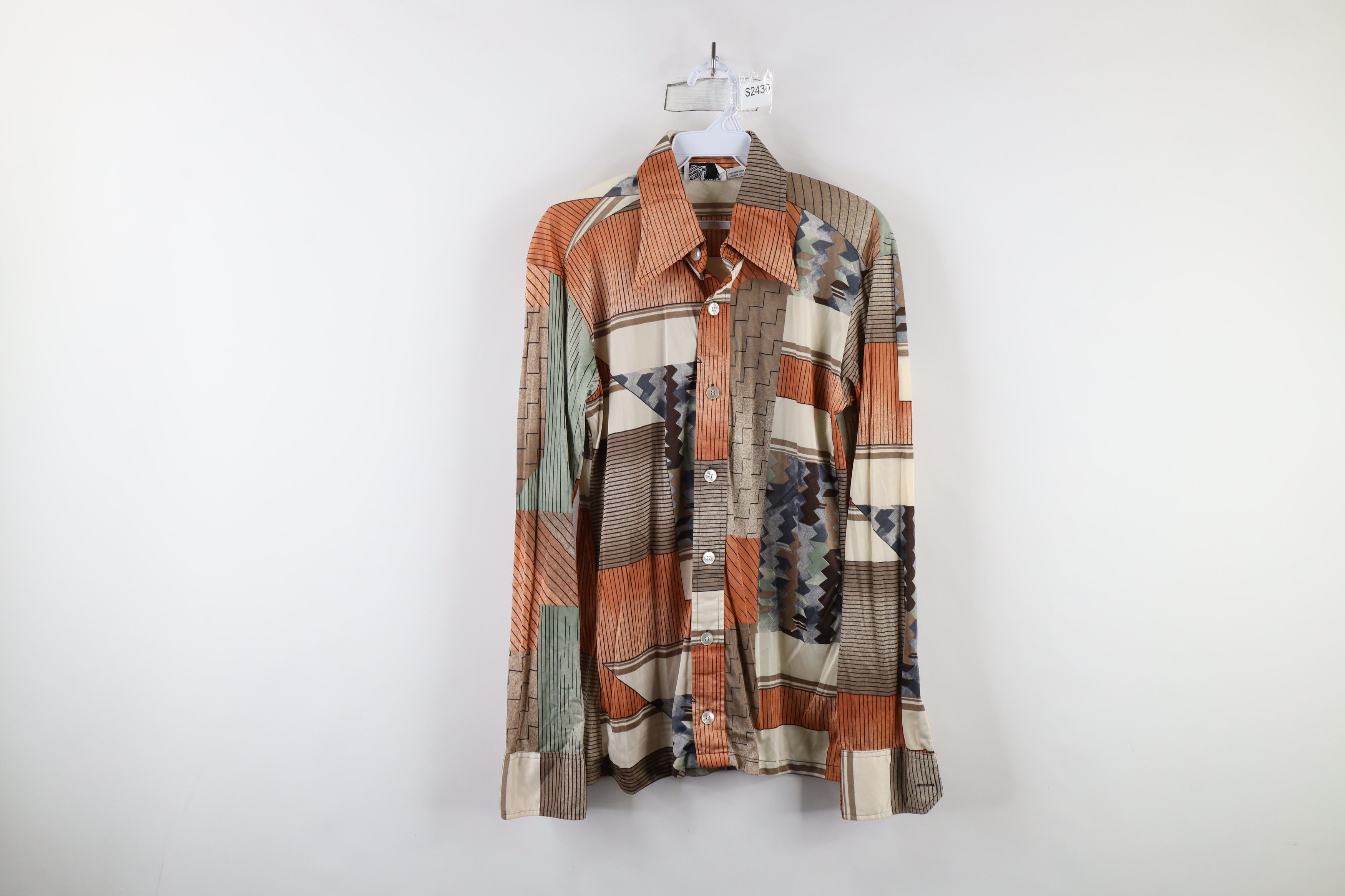 Vintage Vintage 70s Streetwear Geometric Knit Button Shirt USA Size US M / EU 48-50 / 2 - 1 Thumbnail