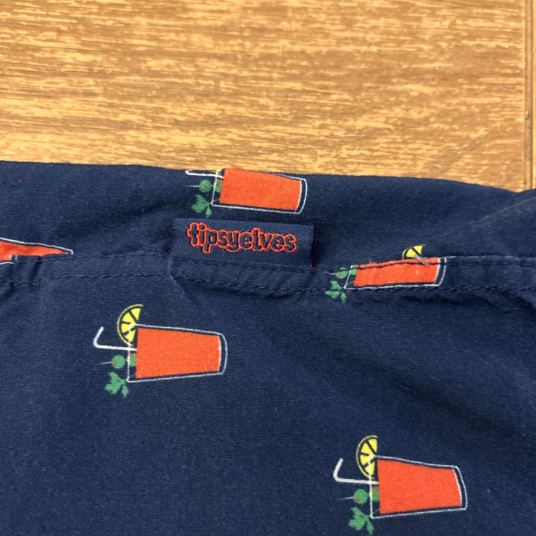 Vintage TIPSY ELVES Button-Up Short Sleeve Martini Shirt Adult Small Blue Mens Size US S / EU 44-46 / 1 - 5 Thumbnail