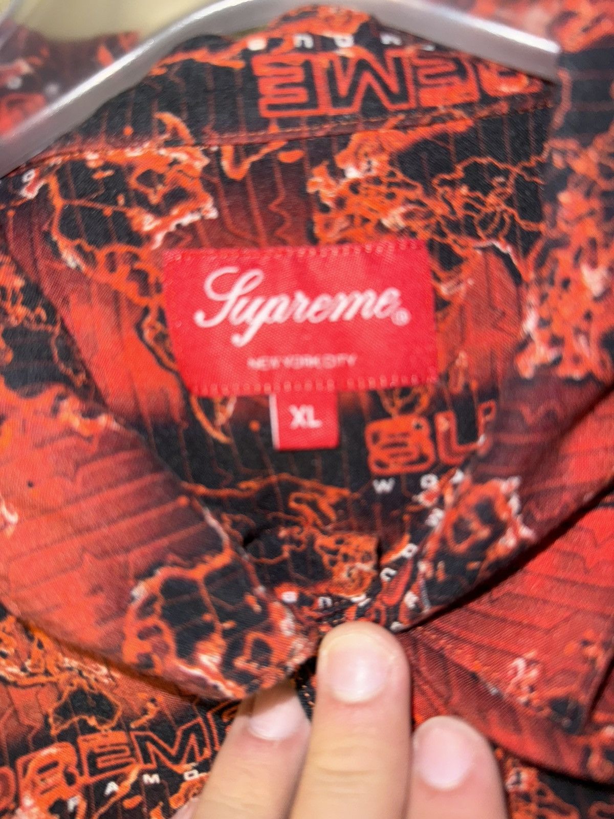 Supreme Supreme worldwide Size US XL / EU 56 / 4 - 2 Thumbnail