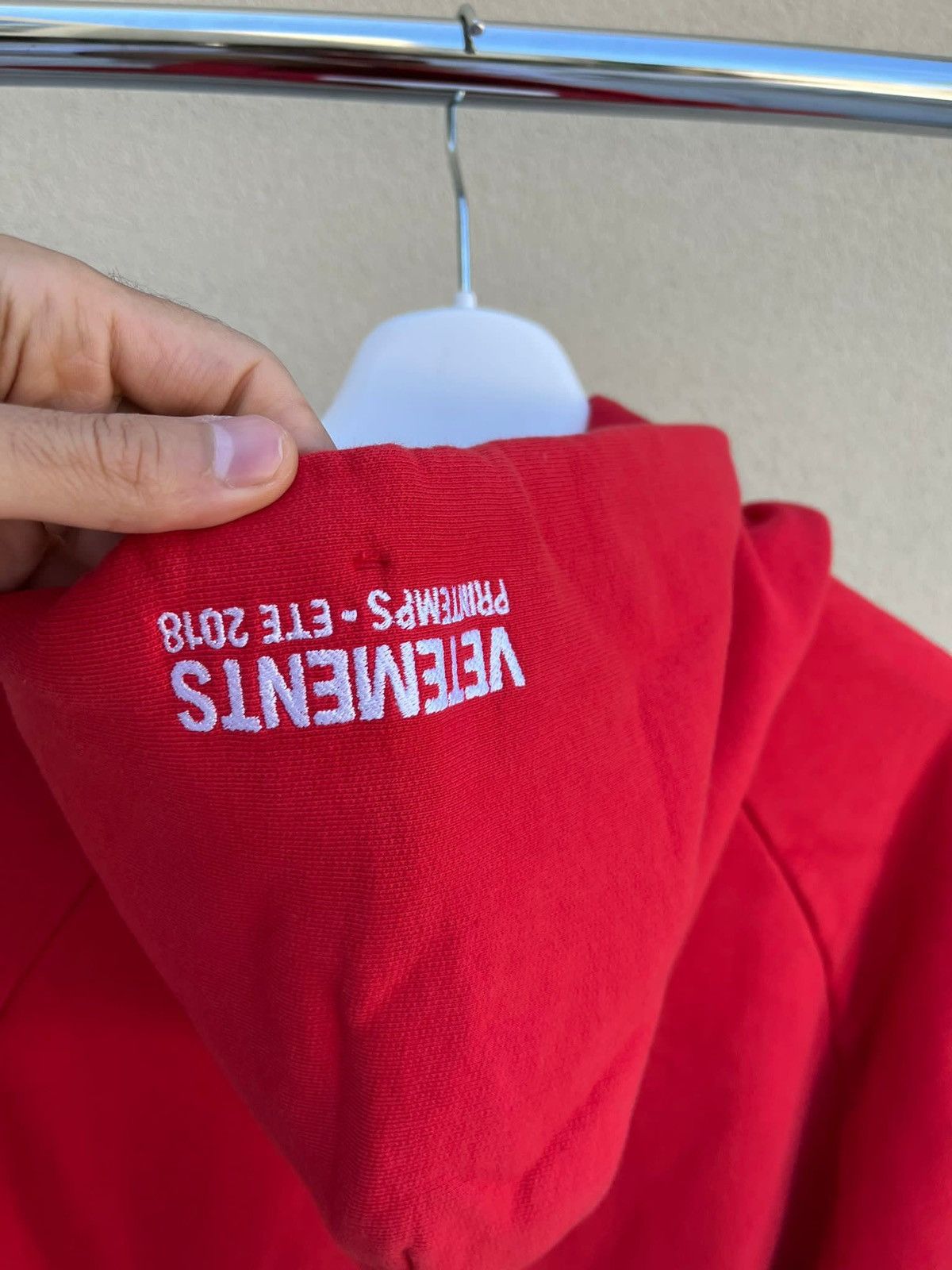 Tommy Hilfiger × Vetements Vetements x Tommy Oversized Hoodie in Red Size US S / EU 44-46 / 1 - 14 Thumbnail