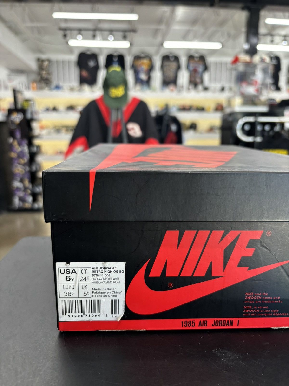 Jordan Brand × Nike Air Jordan 1 Banned Bred Sz. 6Y (2016) Size US 6 / EU 39 - 11 Thumbnail