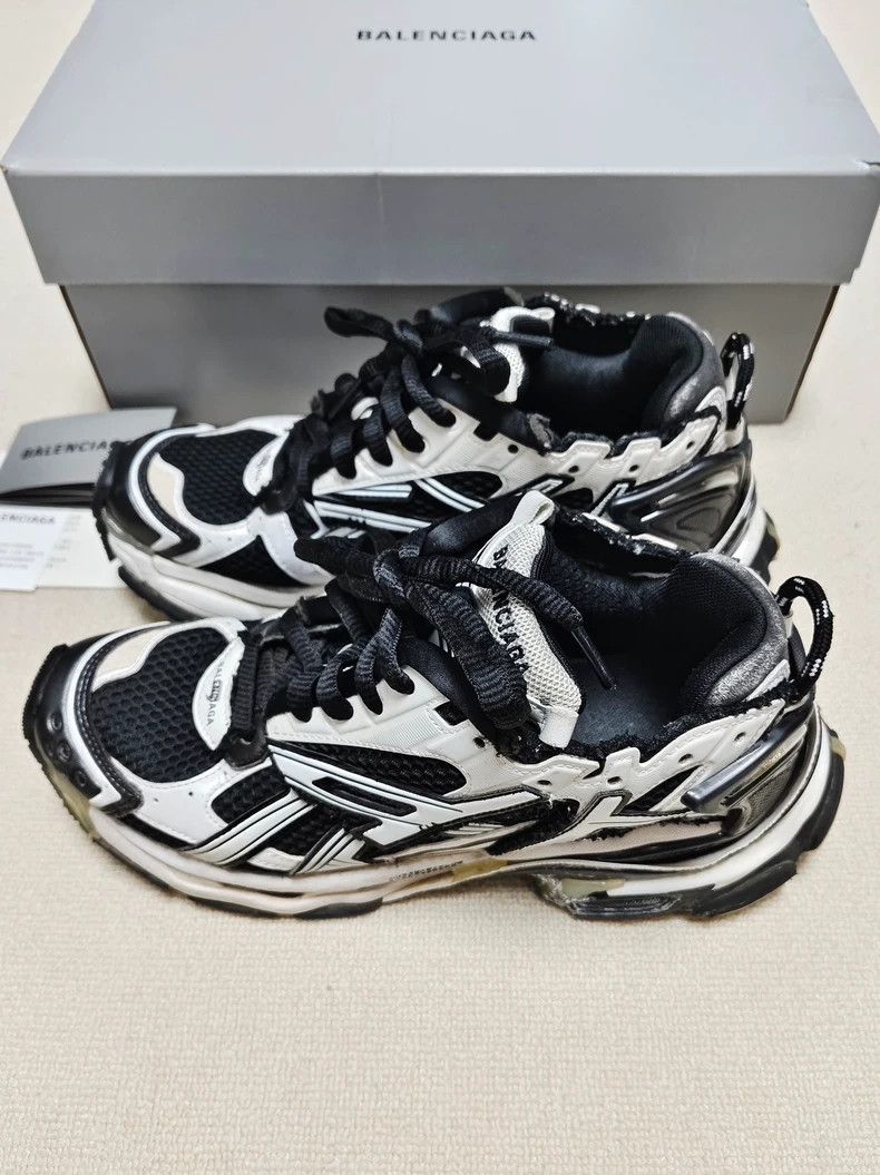 Balenciaga Balenciaga Runner Low Top Shoes 2502-Nextarrow Size US 6 / EU 39 - 1 Thumbnail